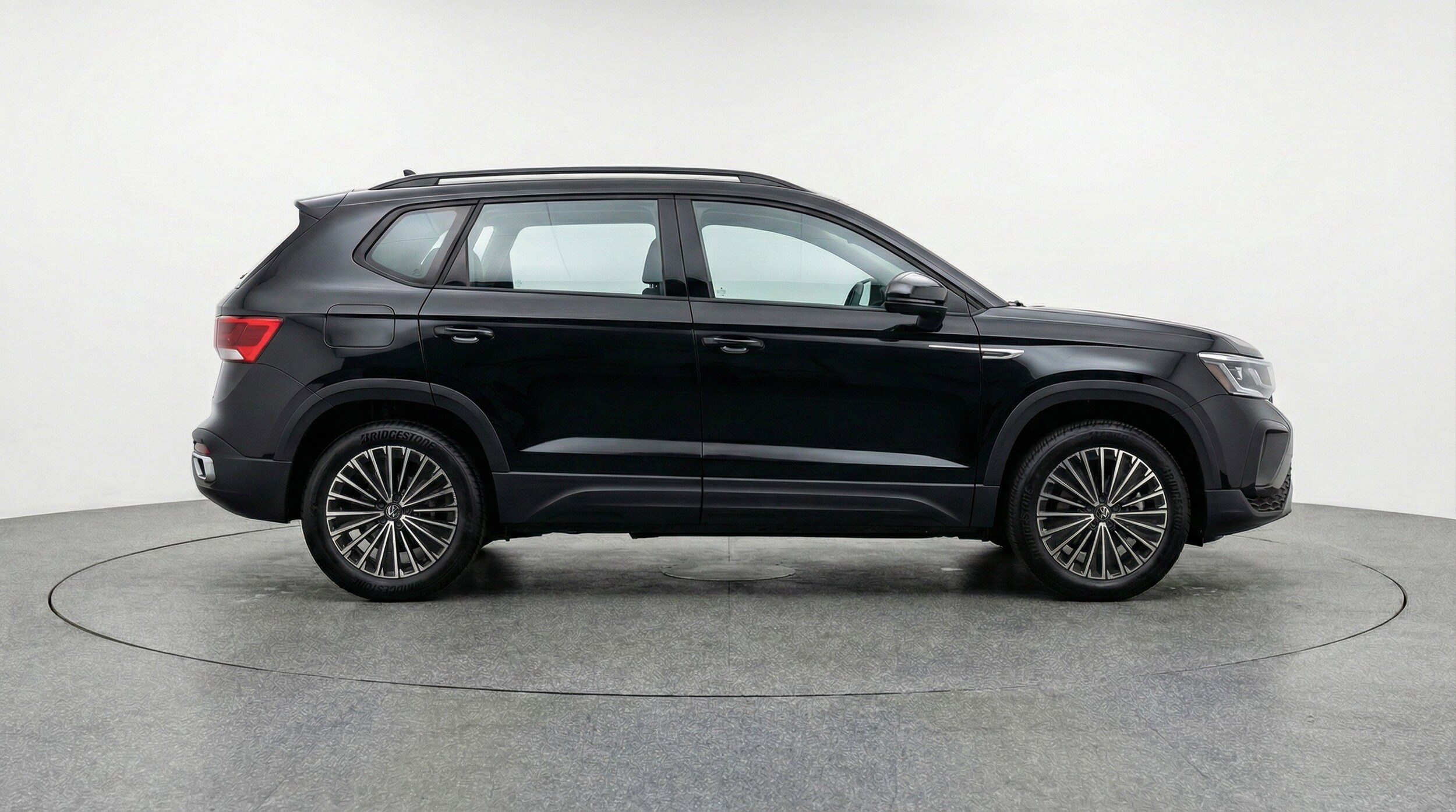 Thumbnail: 2025 Volkswagen Taos - 11