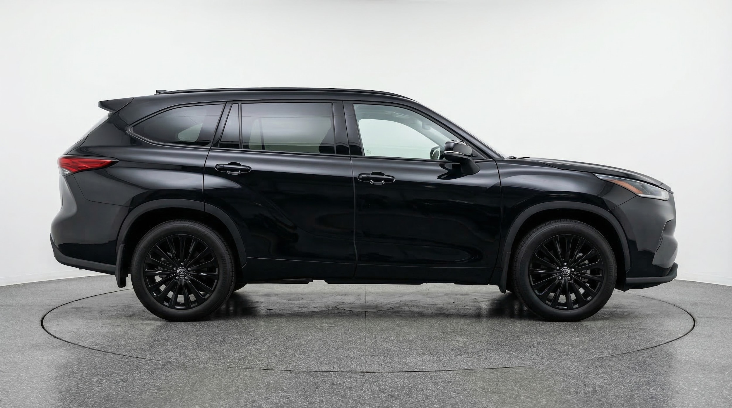 Thumbnail: 2025 Toyota Highlander - 8