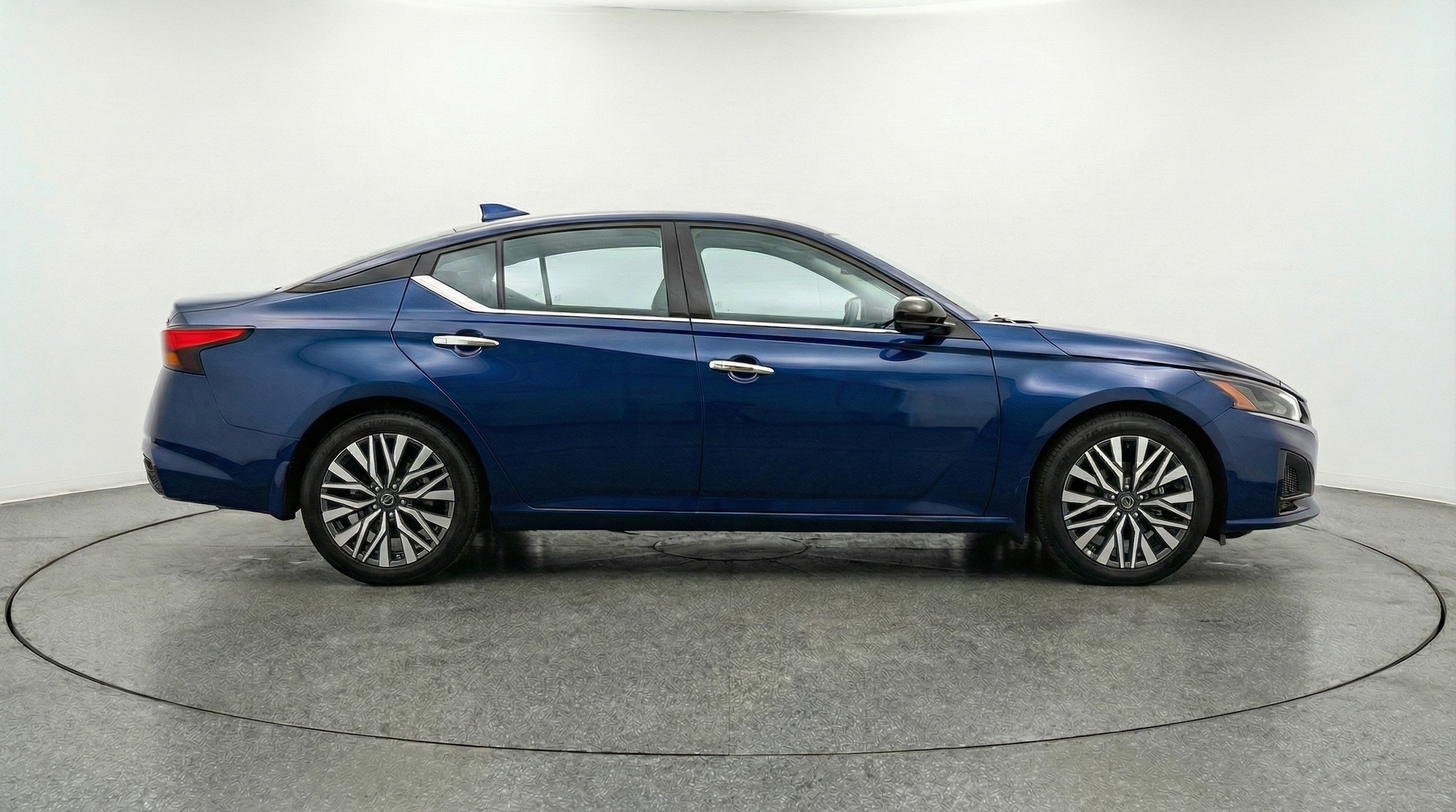 Thumbnail: 2025 Nissan Altima - 11