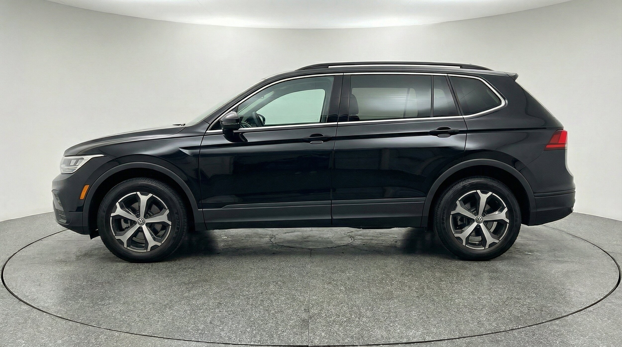 Thumbnail: 2026 Volkswagen Tiguan - 5