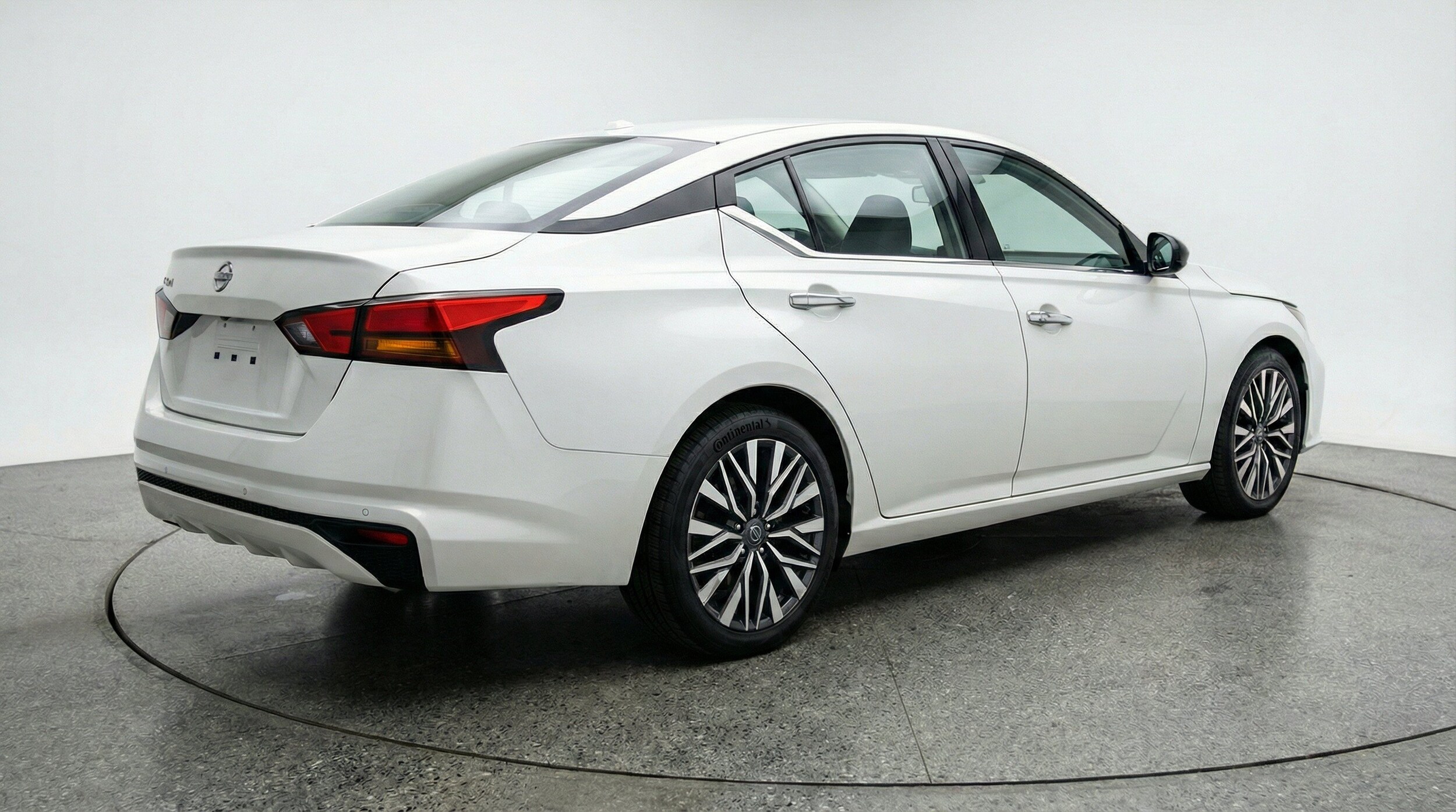 Thumbnail: 2025 Nissan Altima - 9