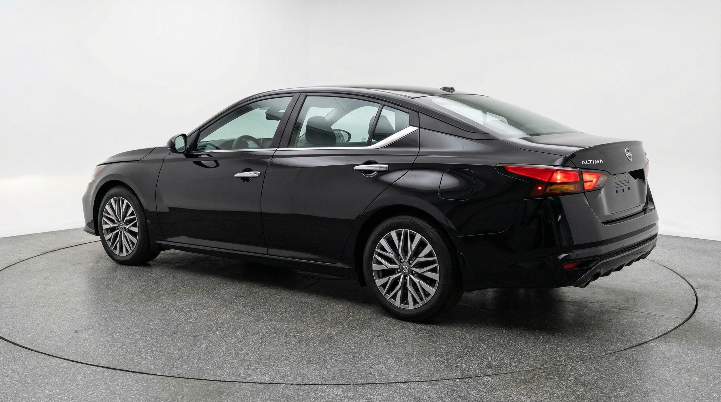 Thumbnail: 2025 Nissan Altima - 5