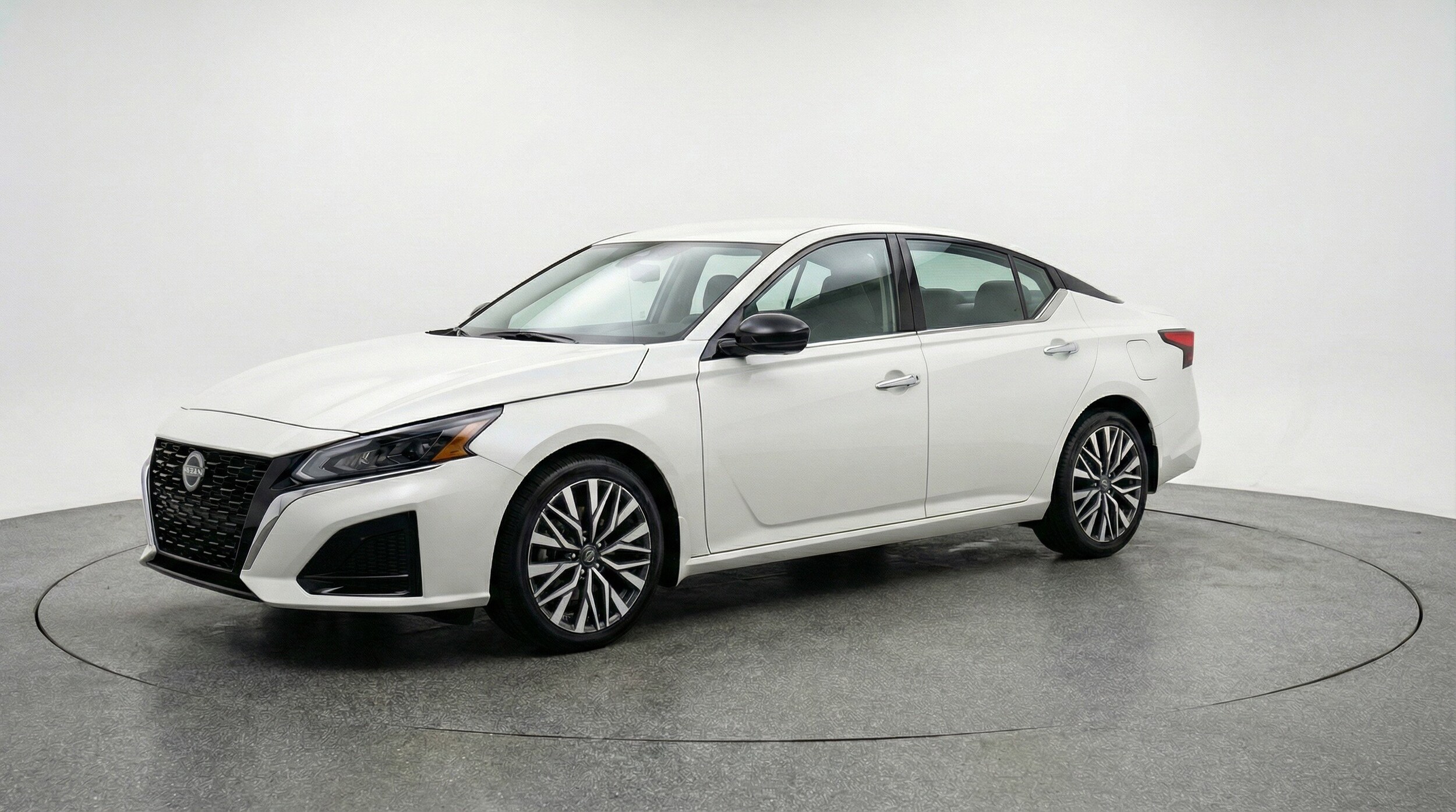 Thumbnail: 2025 Nissan Altima - 3
