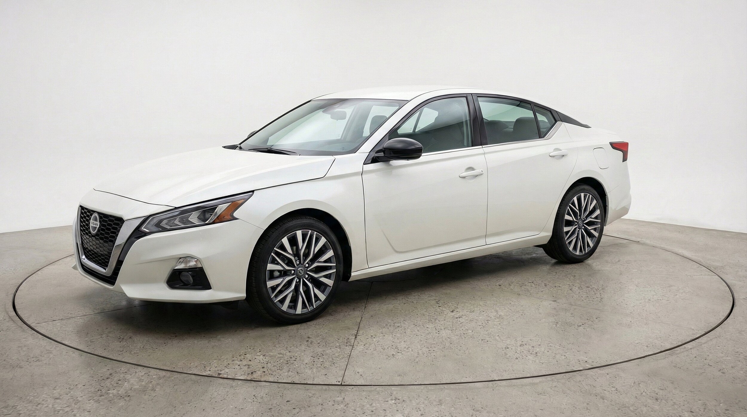 Thumbnail: 2025 Nissan Altima - 3