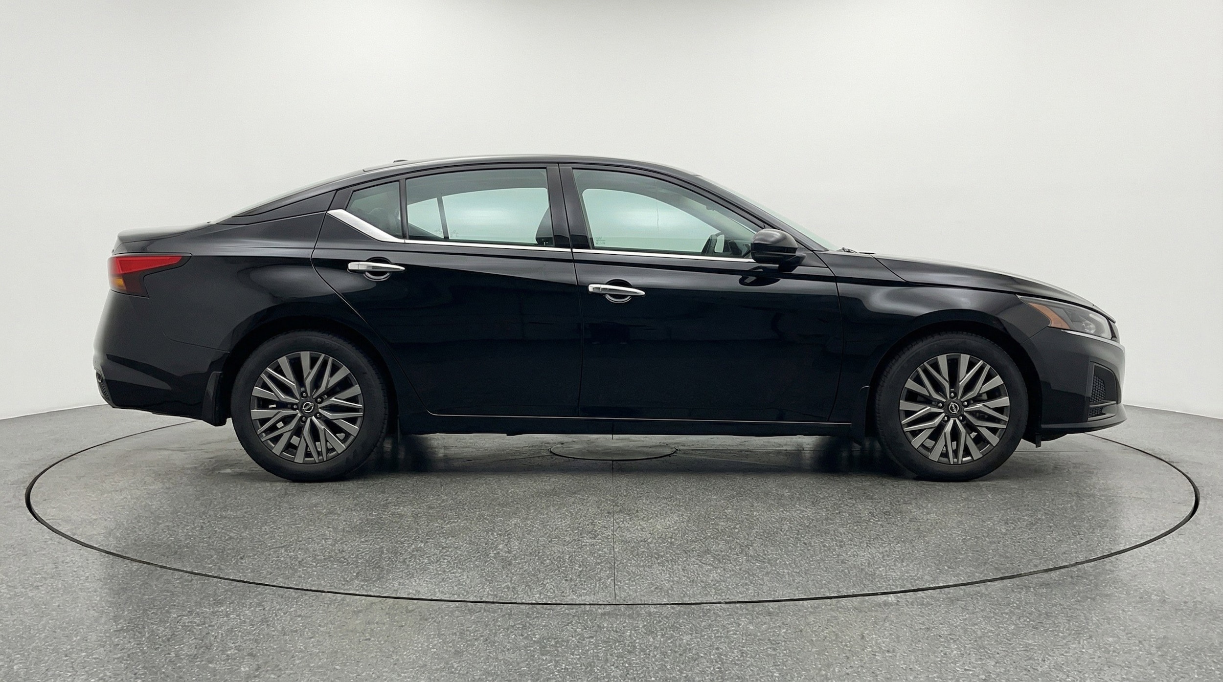 Thumbnail: 2025 Nissan Altima - 11