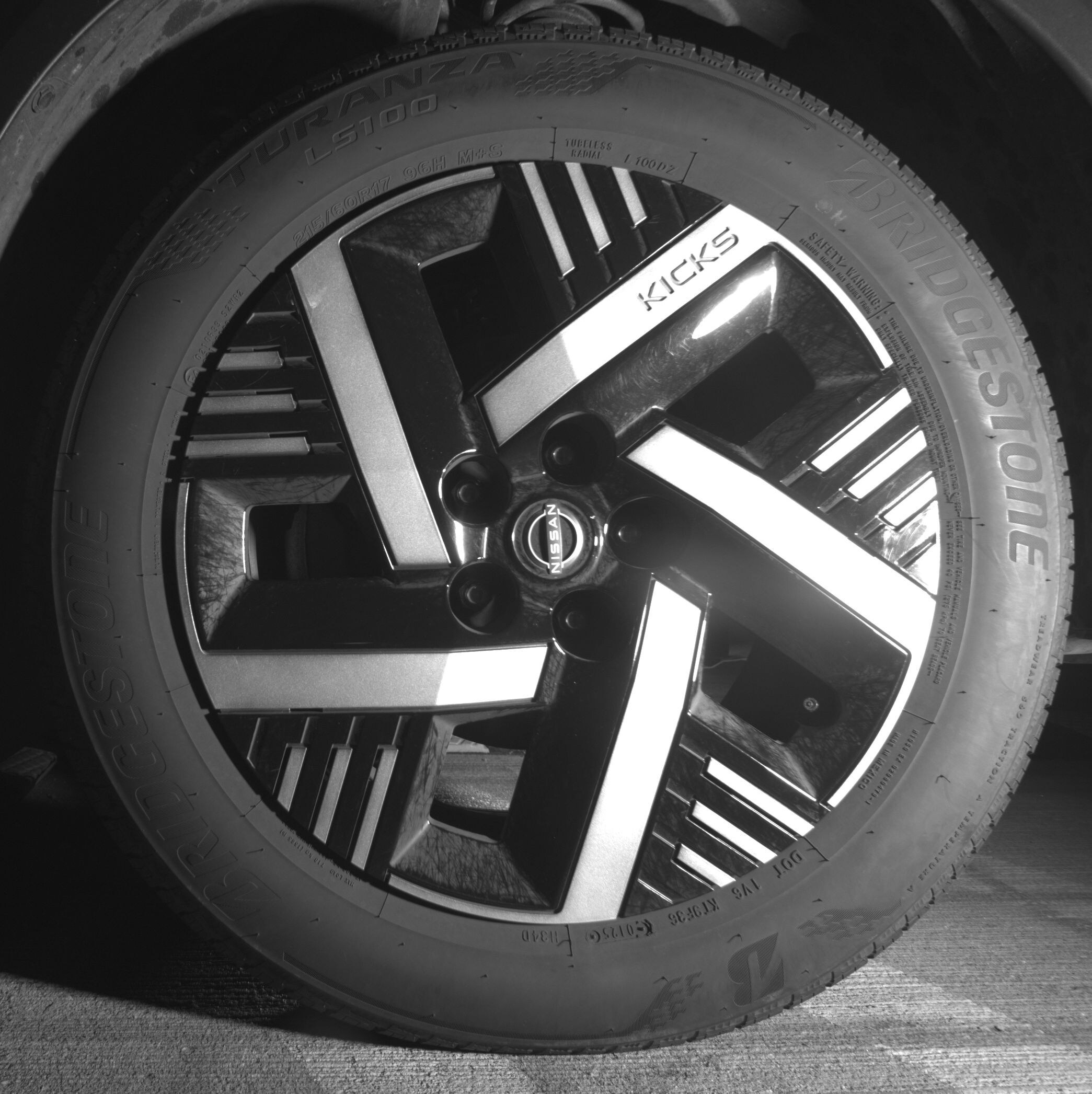 Thumbnail: 2025 Nissan Kicks - 9