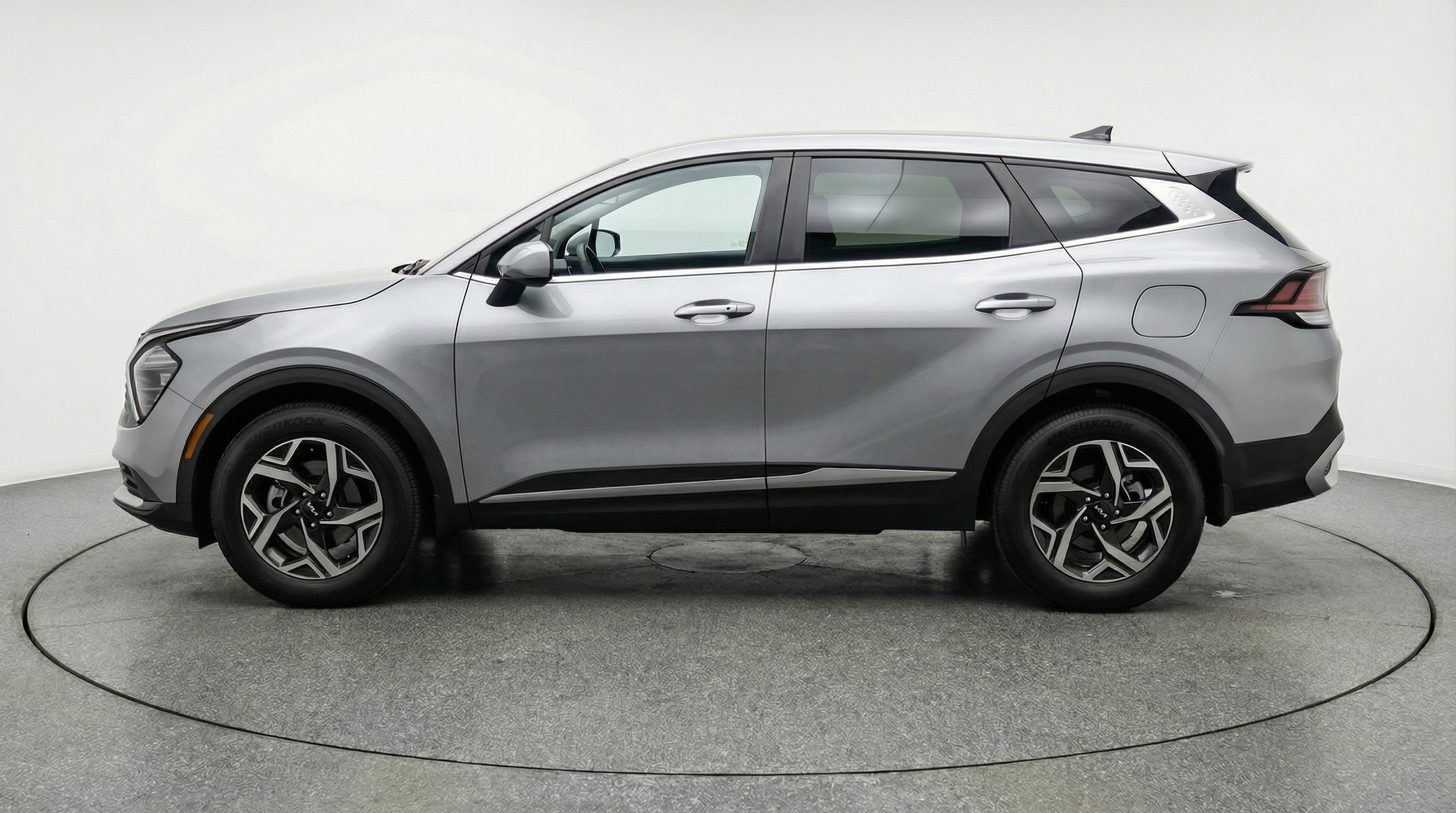 Thumbnail: 2025 Kia Sportage - 4