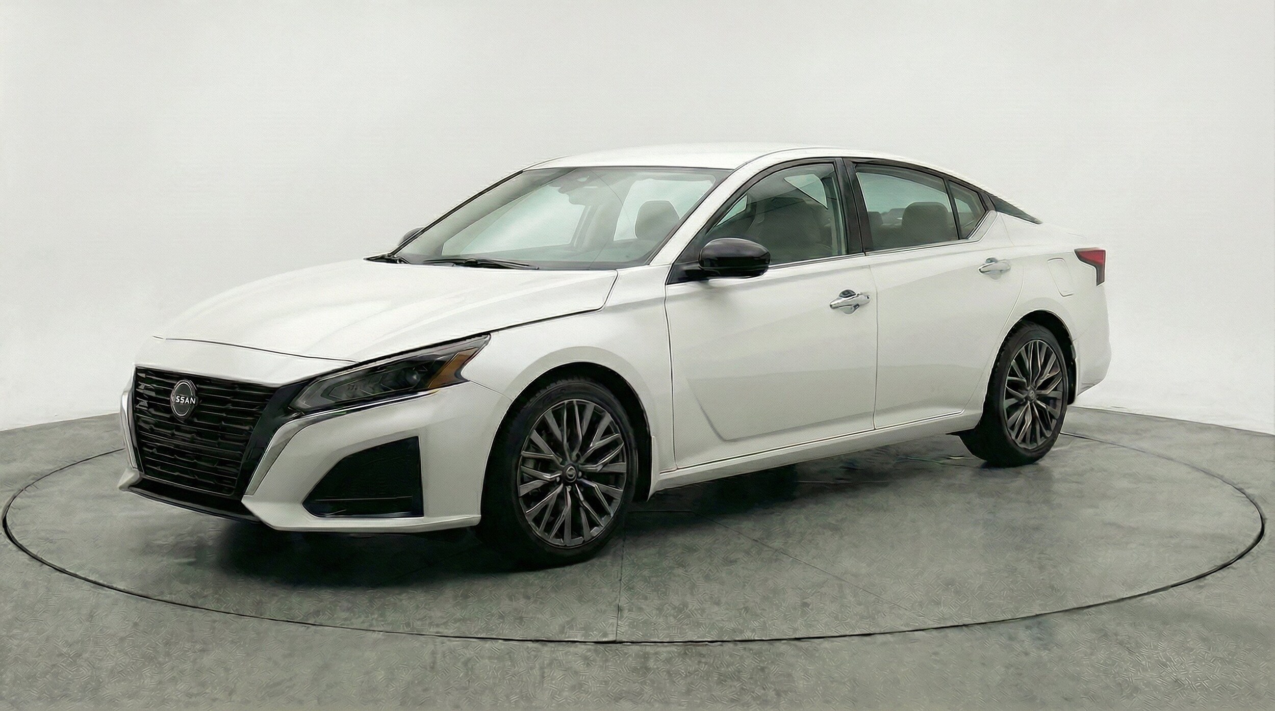 Thumbnail: 2025 Nissan Altima - 3