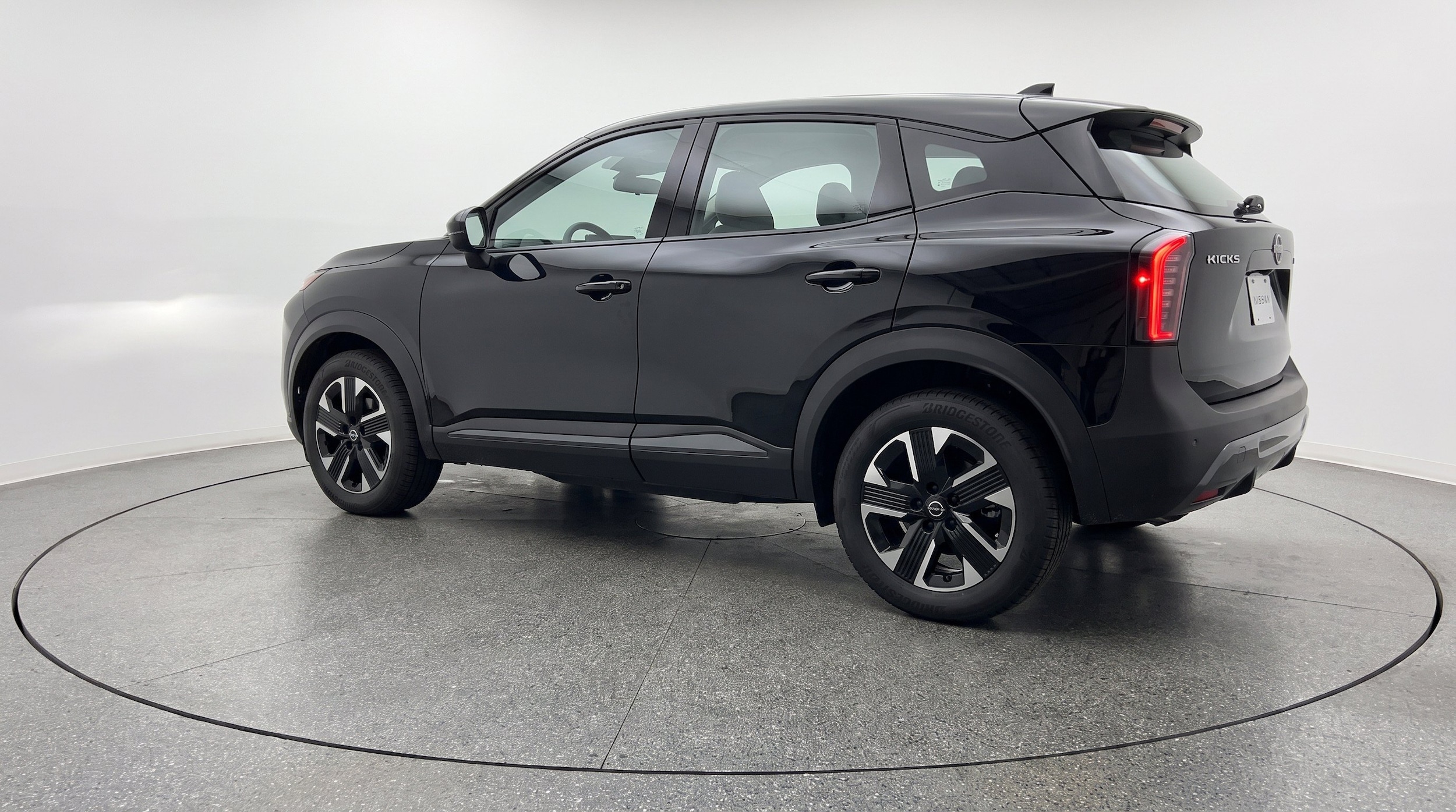 Thumbnail: 2026 Nissan Kicks - 6