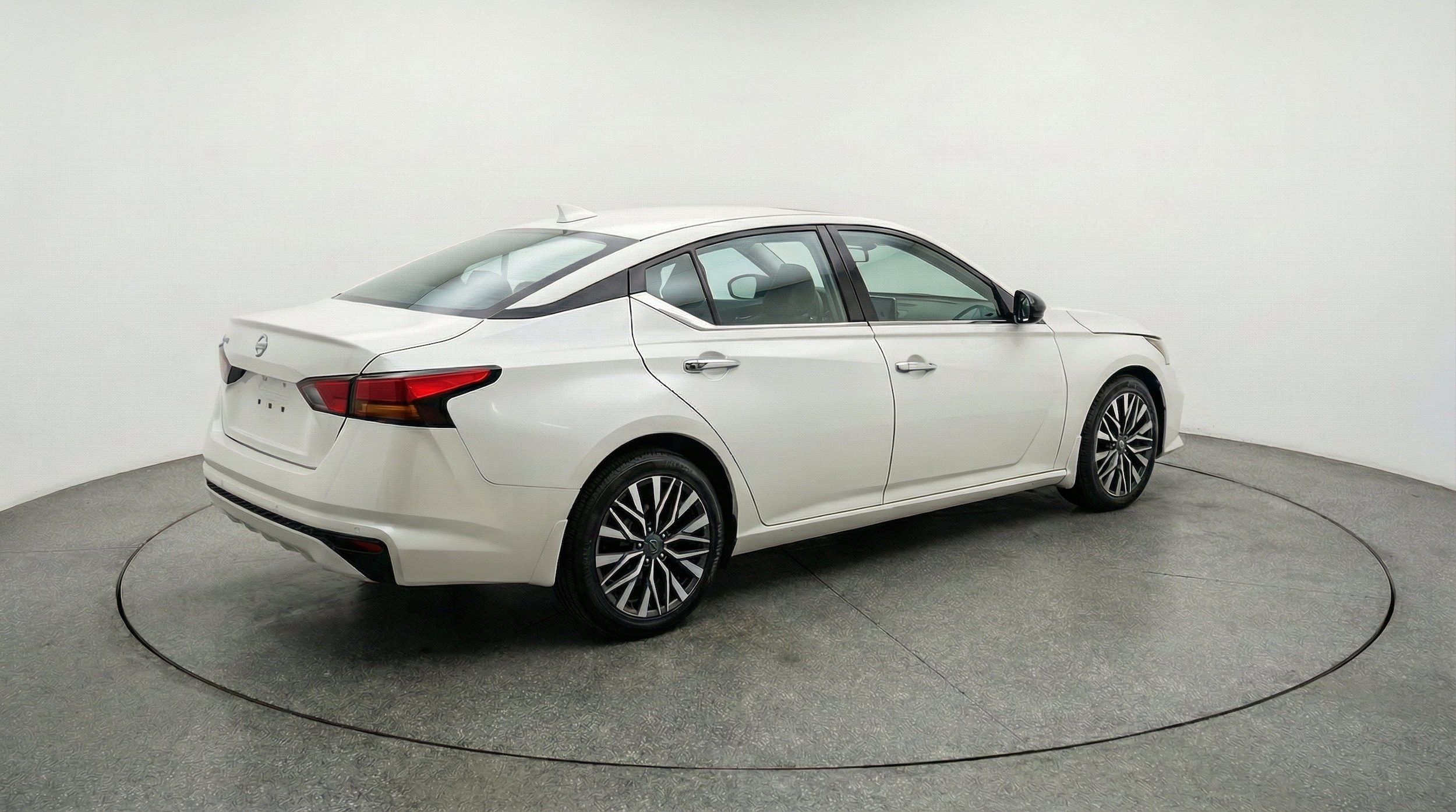 Thumbnail: 2025 Nissan Altima - 9