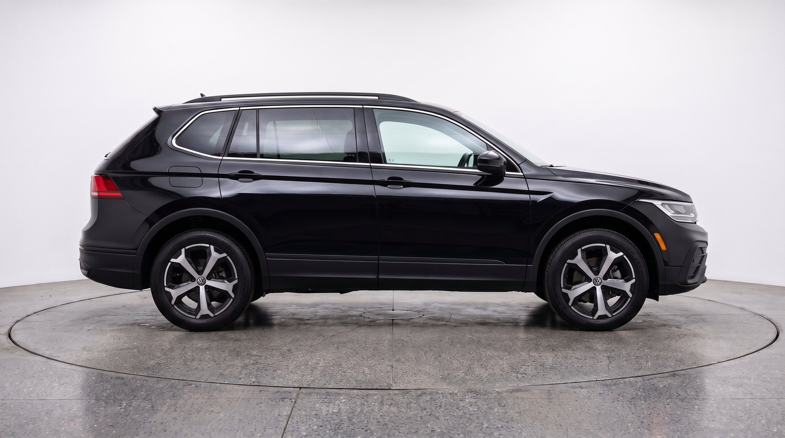 Thumbnail: 2026 Volkswagen Tiguan - 11