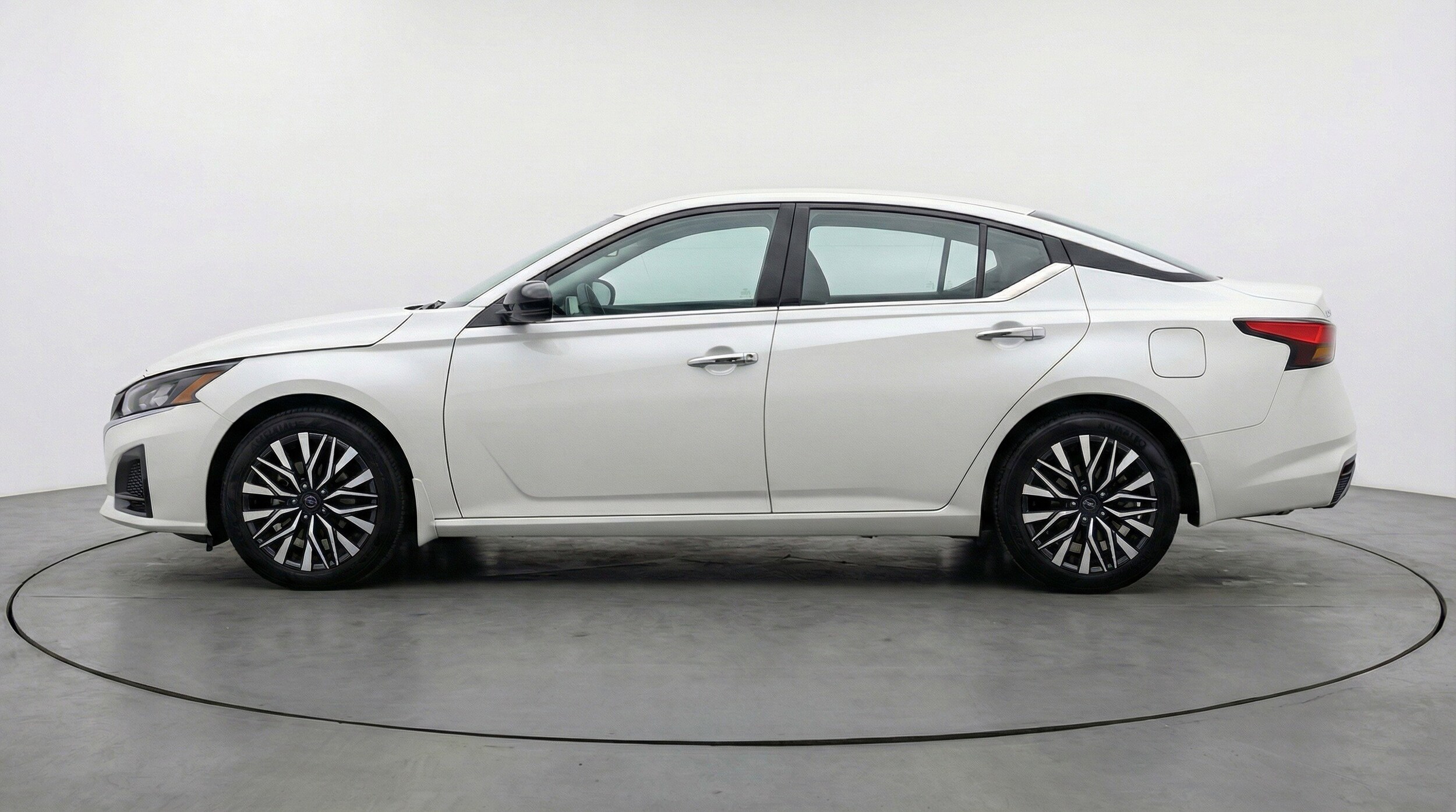 Thumbnail: 2025 Nissan Altima - 5