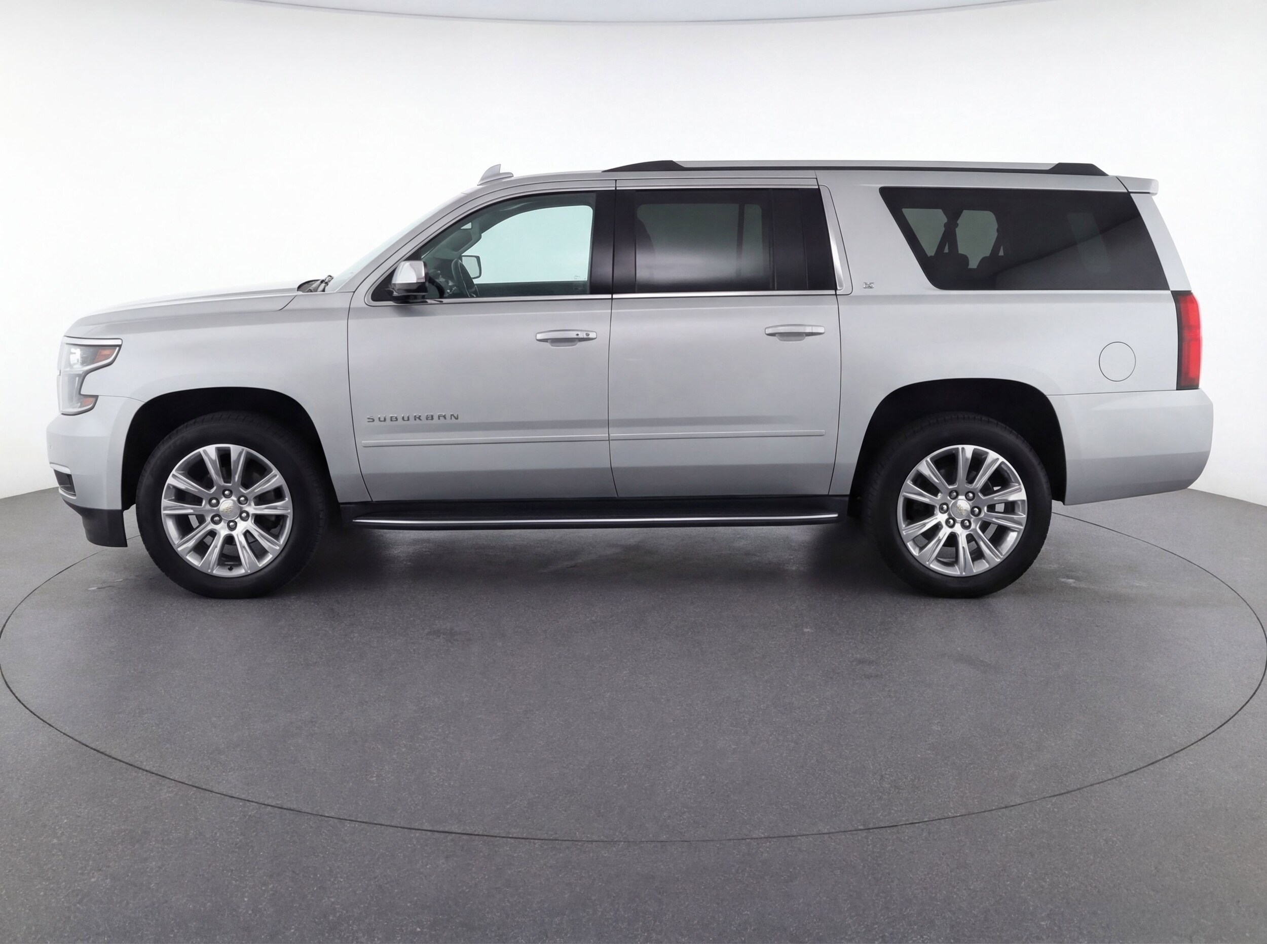 Thumbnail: 2023 Chevrolet Suburban - 5