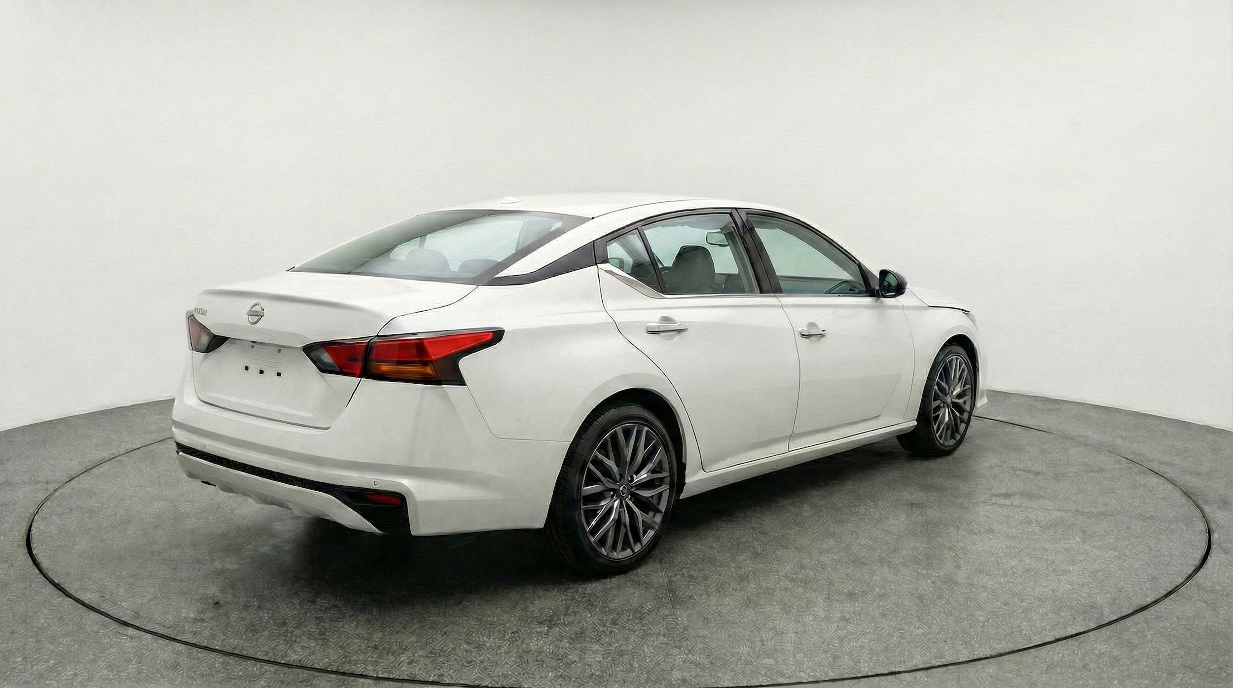 Thumbnail: 2025 Nissan Altima - 9
