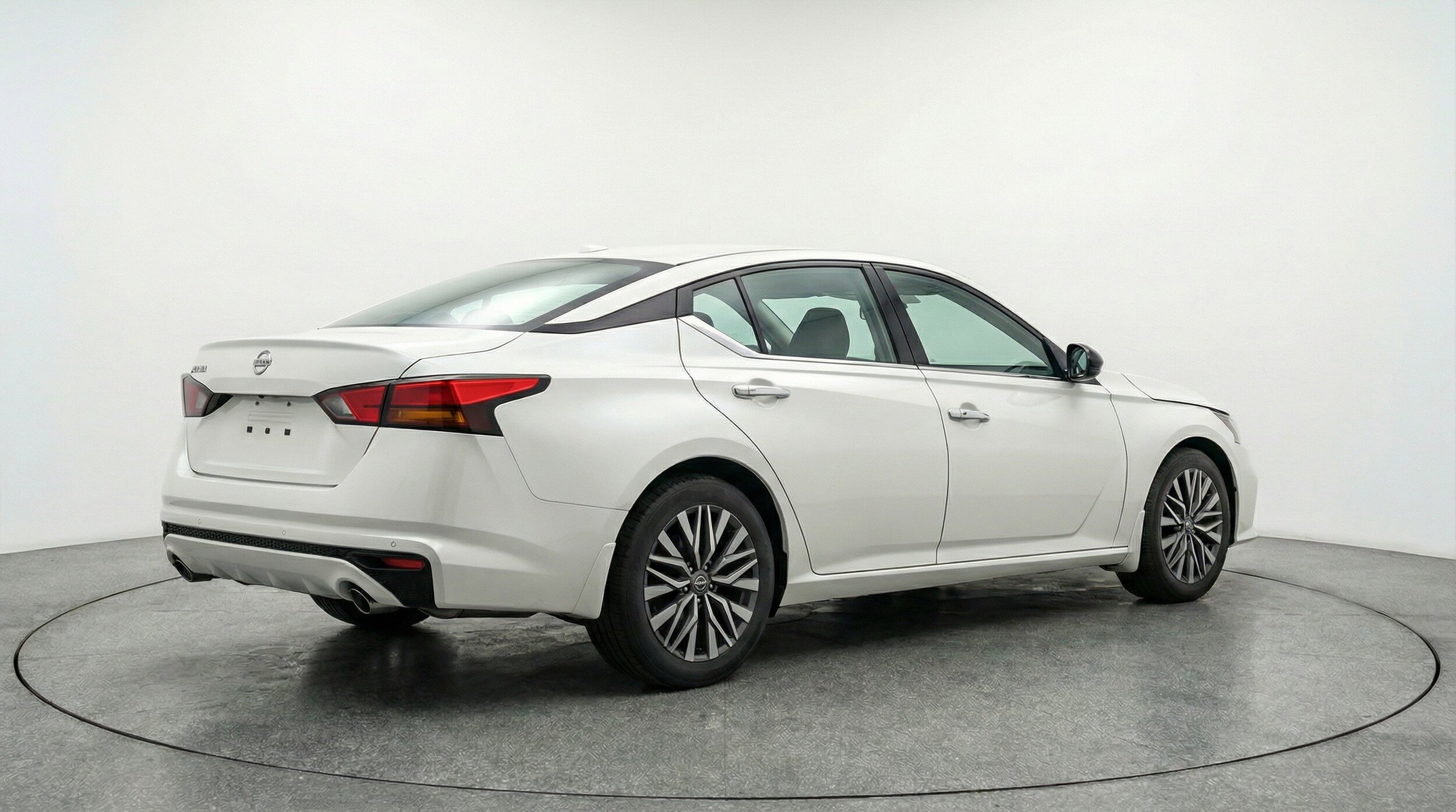 Thumbnail: 2025 Nissan Altima - 9