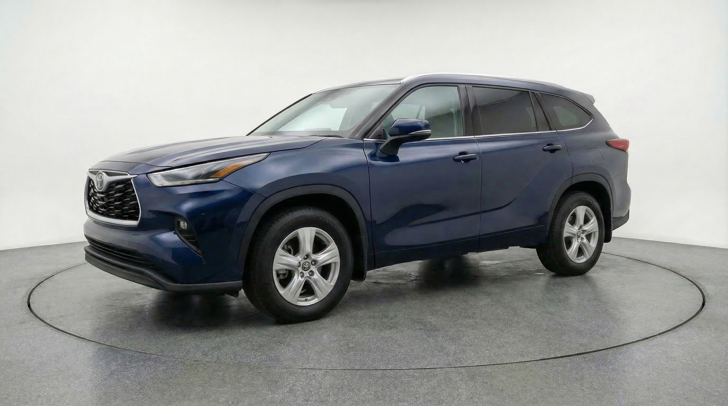 Thumbnail: 2025 Toyota Highlander - 3