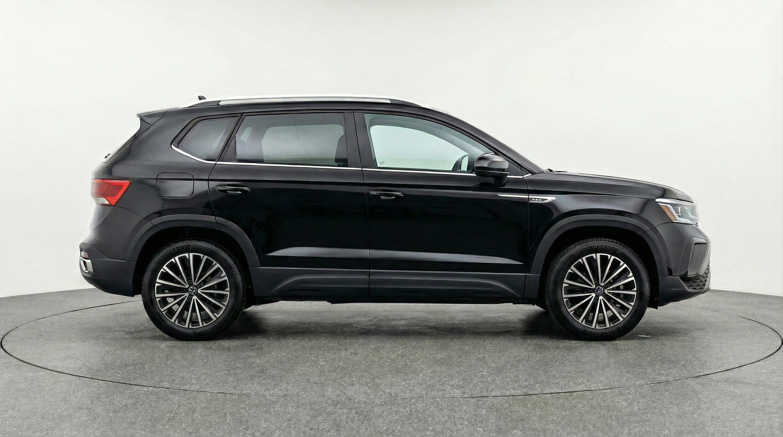 Thumbnail: 2025 Volkswagen Taos - 11