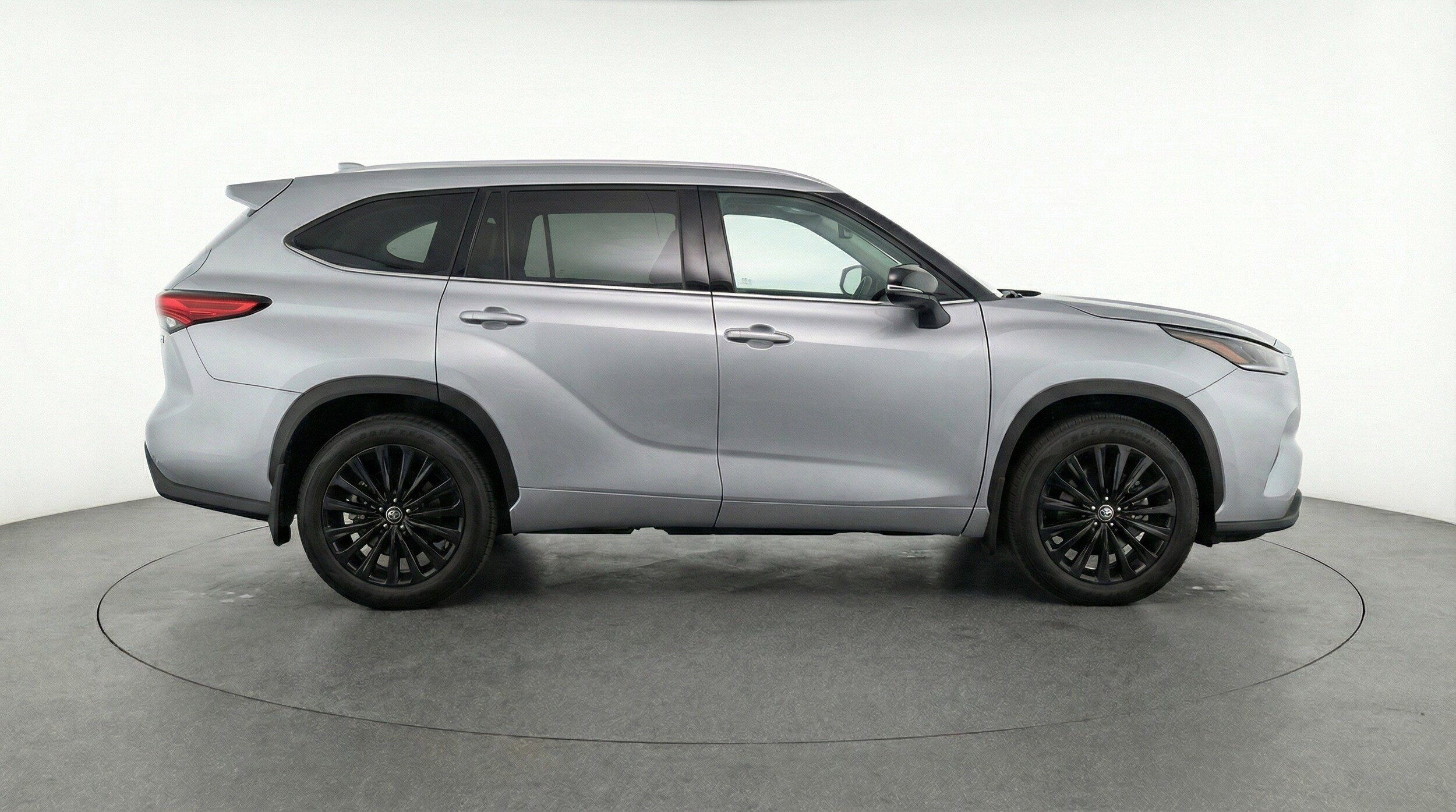 Thumbnail: 2025 Toyota Highlander - 11