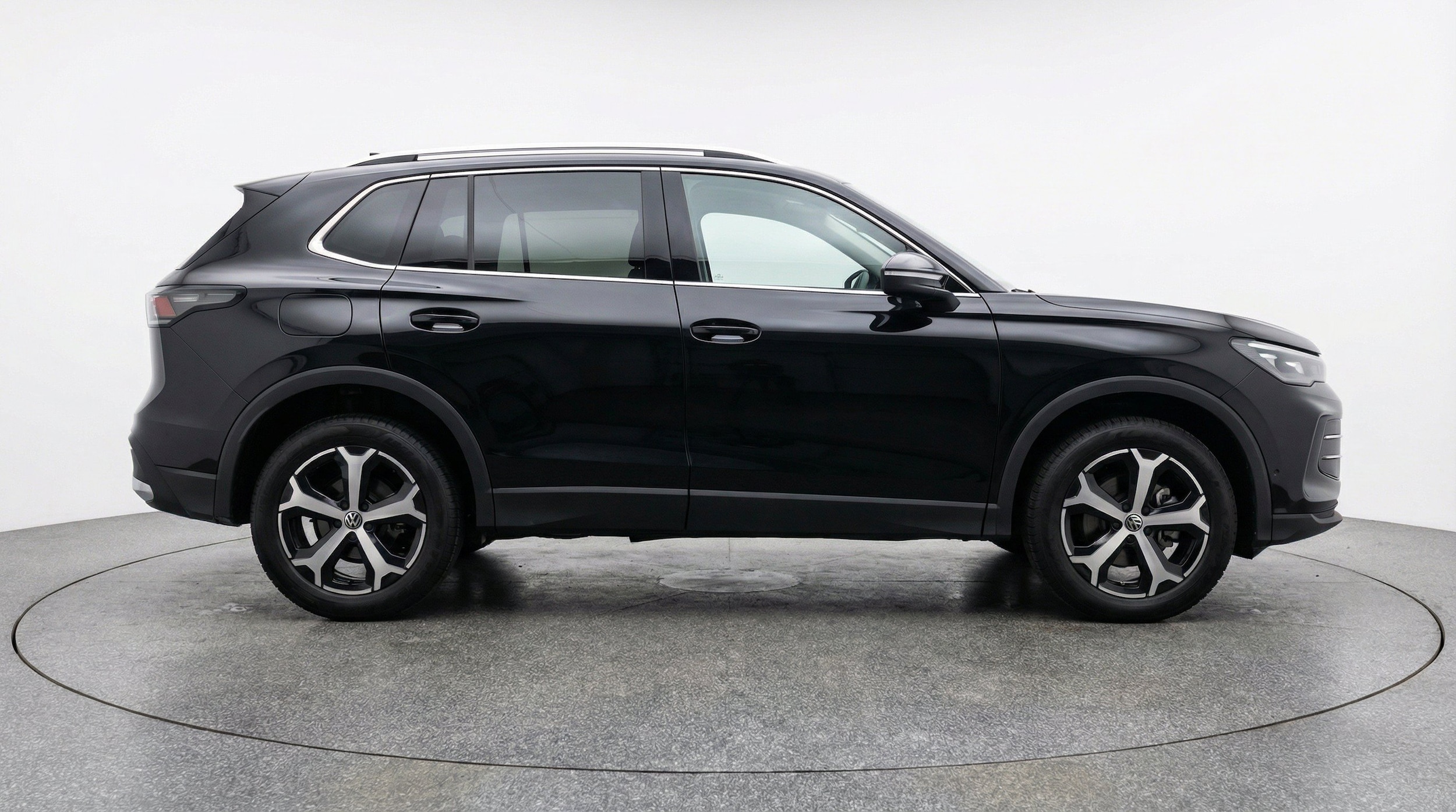 Thumbnail: 2026 Volkswagen Tiguan - 11