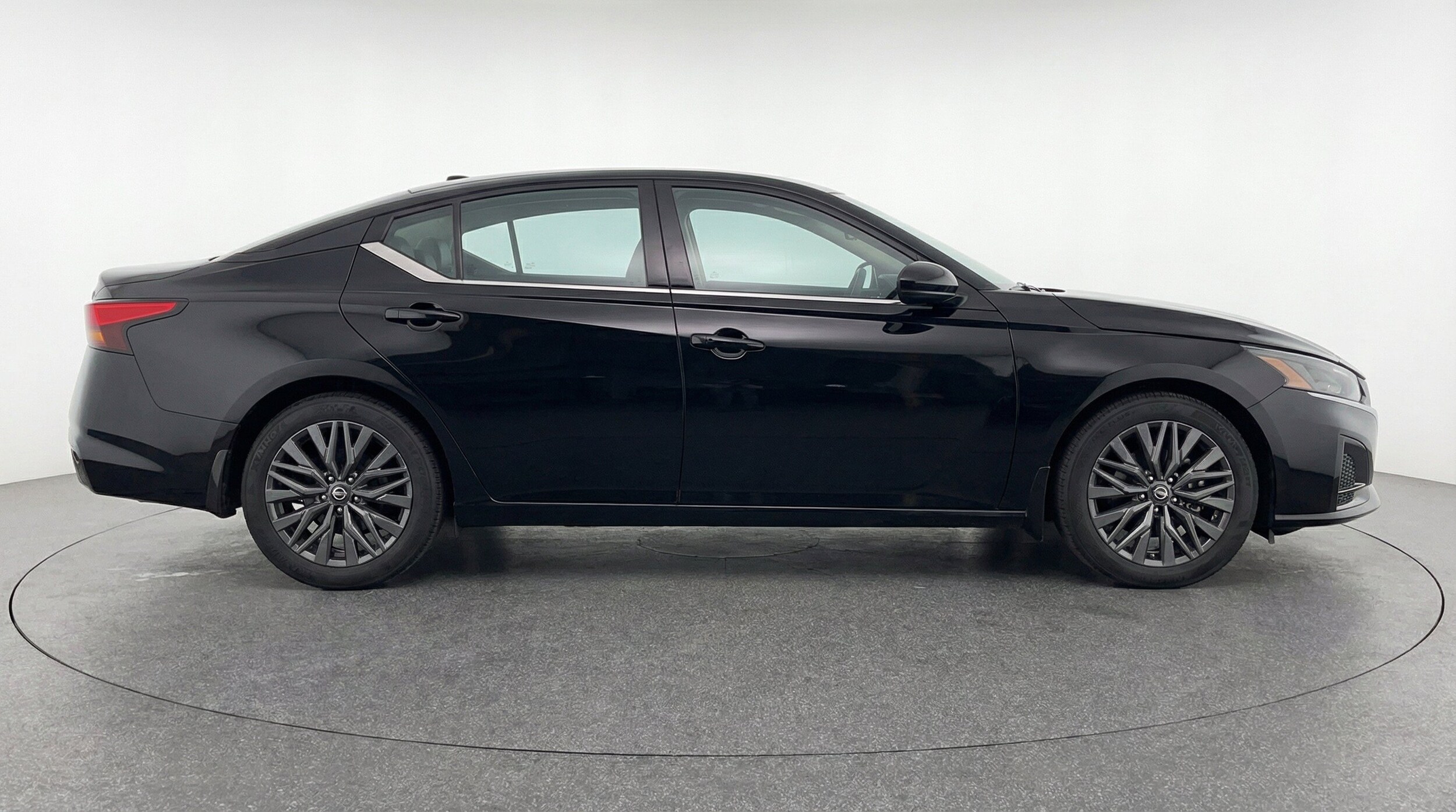 Thumbnail: 2025 Nissan Altima - 10