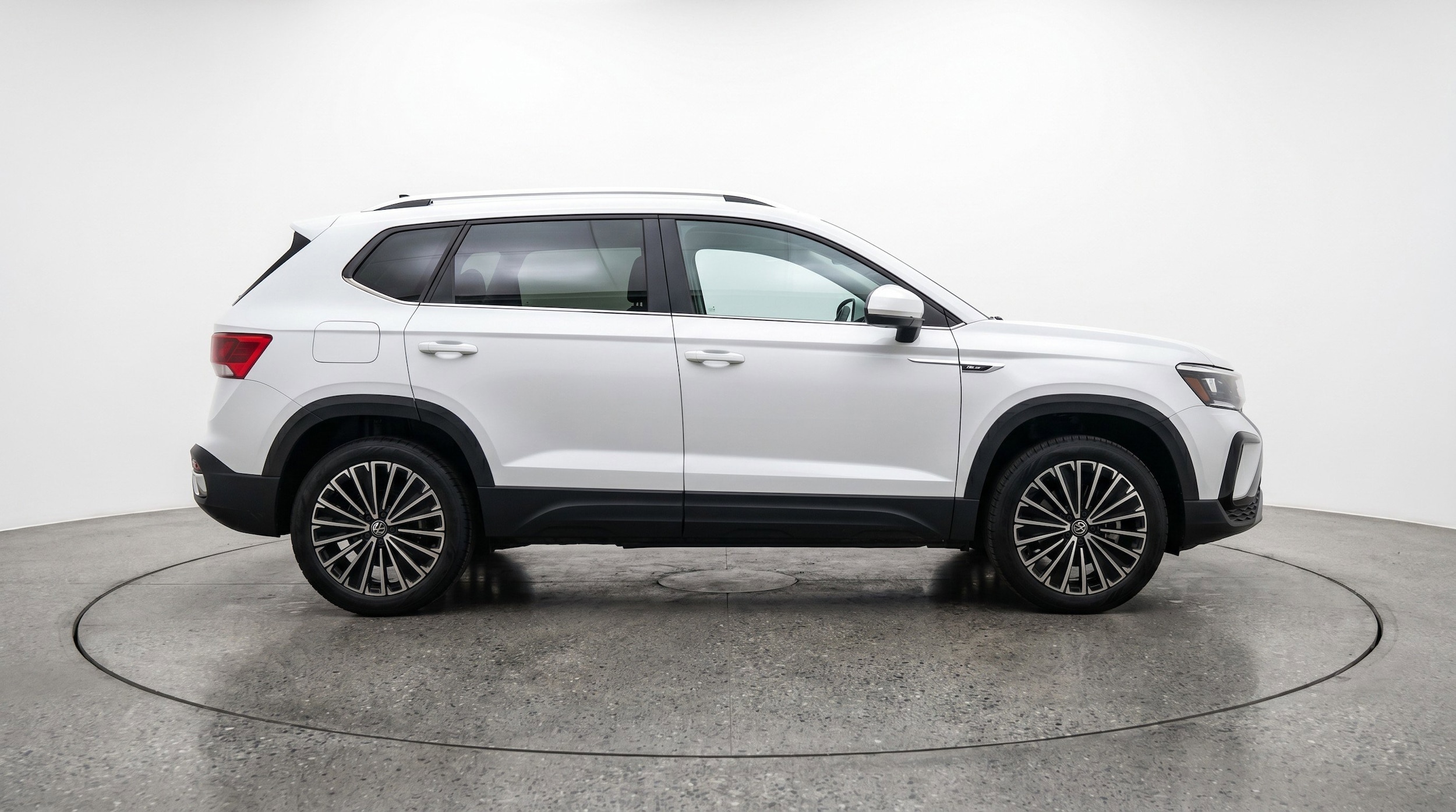 Thumbnail: 2025 Volkswagen Taos - 11