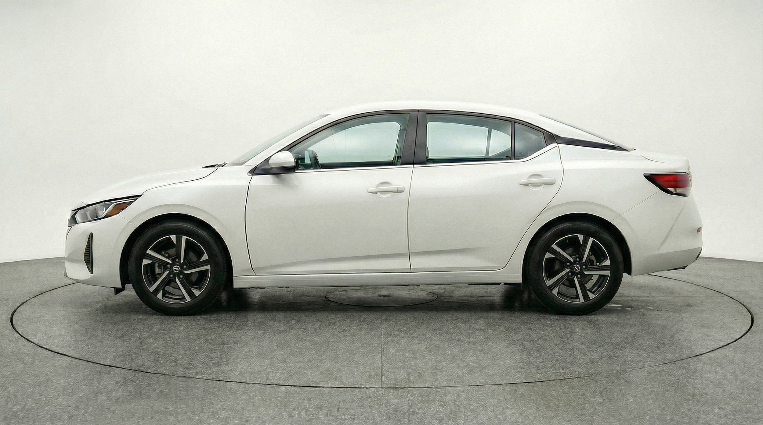 Thumbnail: 2025 Nissan Sentra - 5