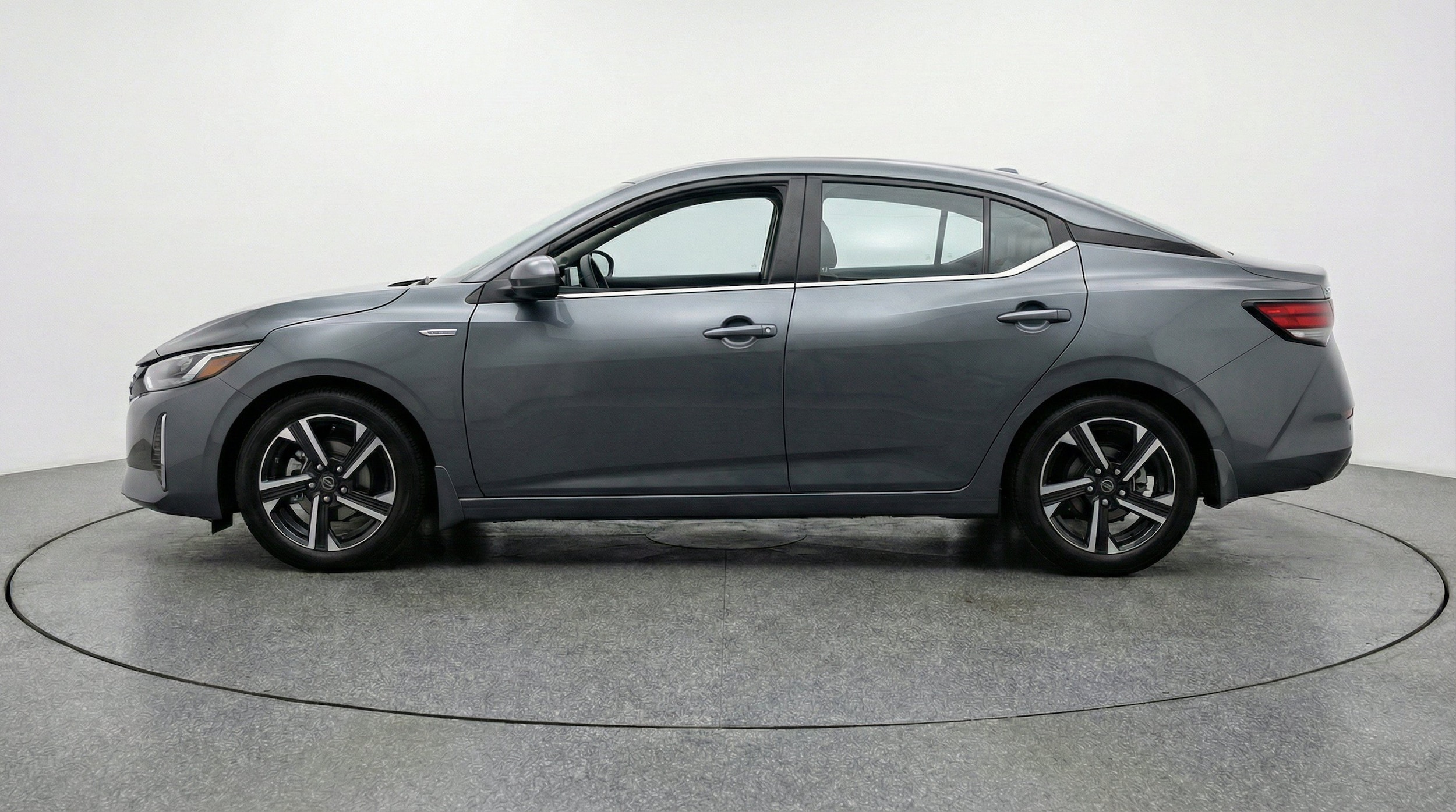 Thumbnail: 2025 Nissan Sentra - 5