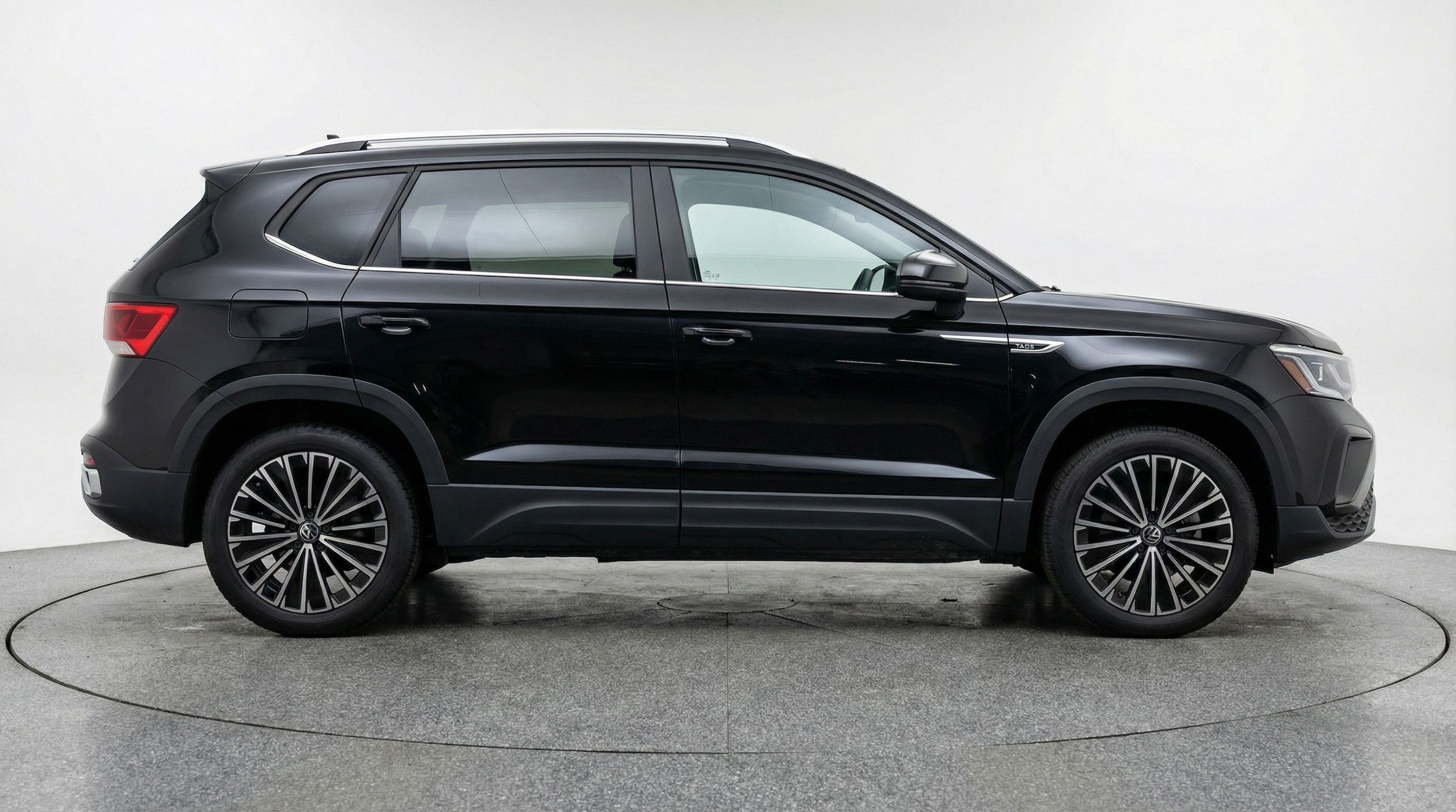 Thumbnail: 2025 Volkswagen Taos - 8