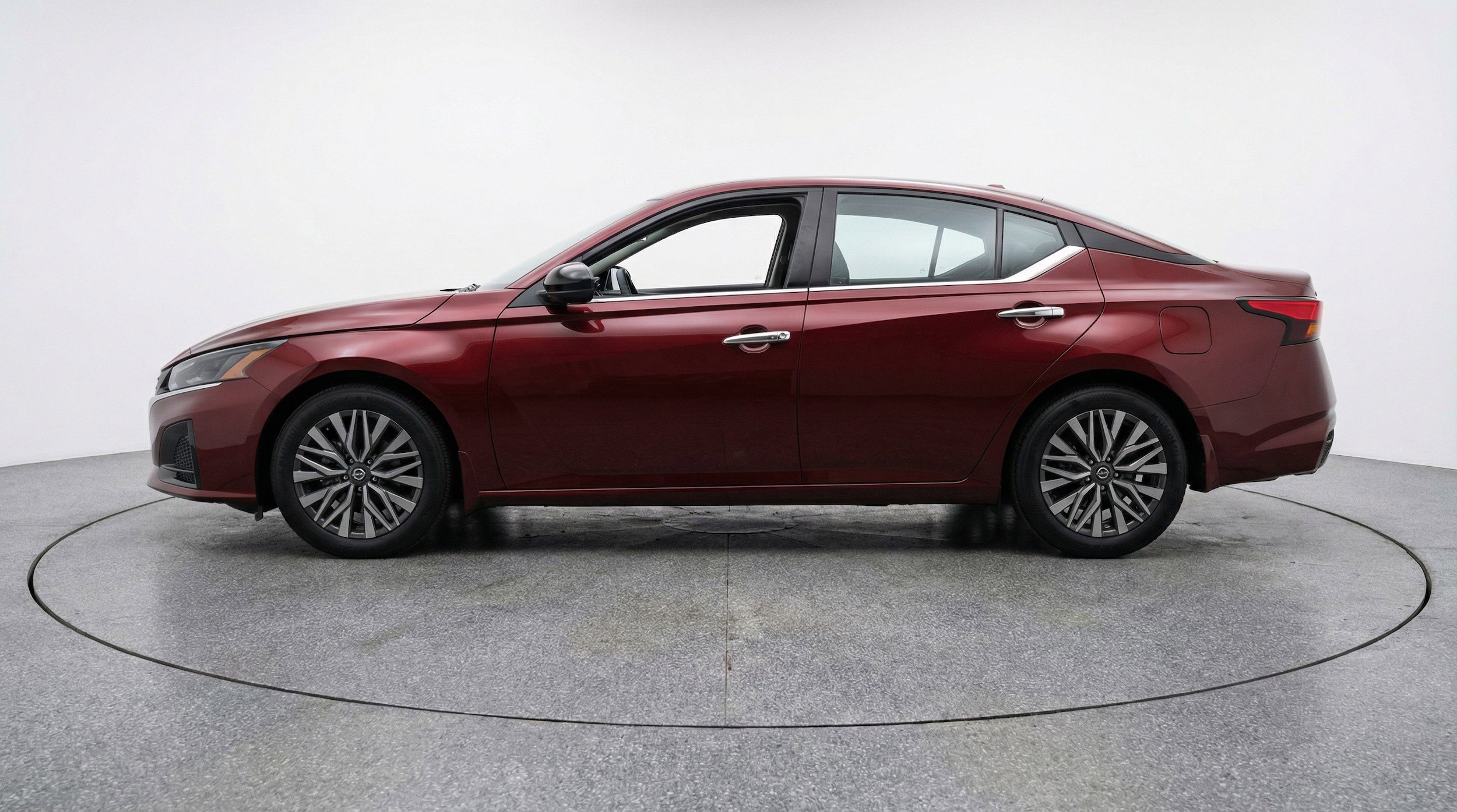 Thumbnail: 2025 Nissan Altima - 5