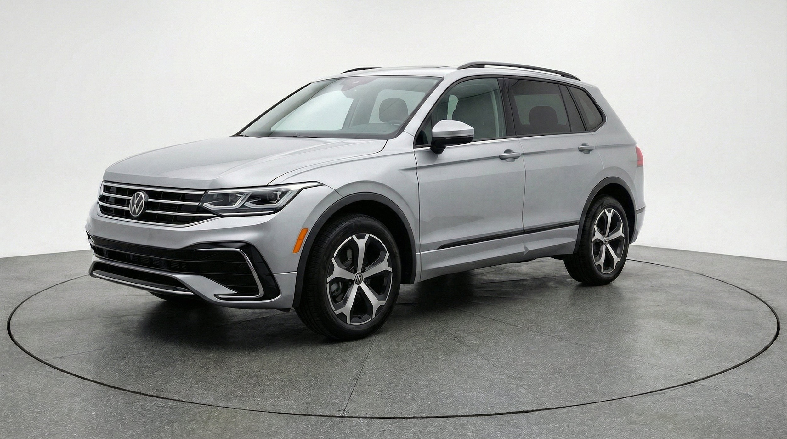 Thumbnail: 2026 Volkswagen Tiguan - 3