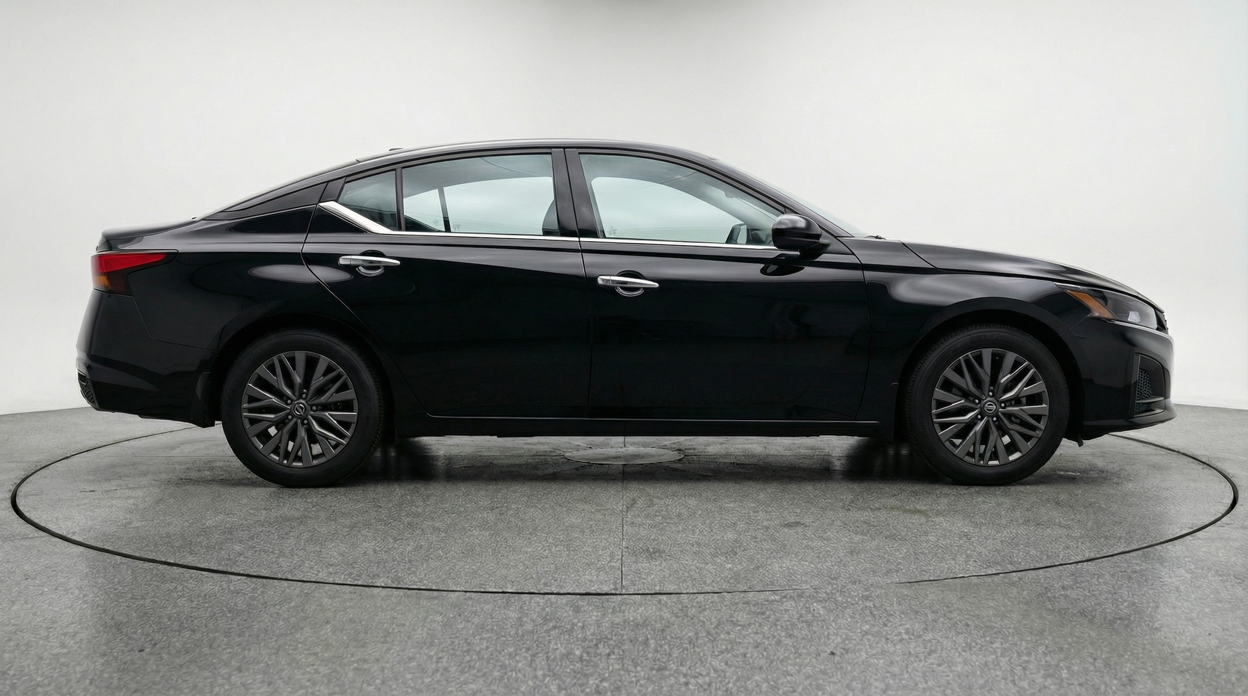 Thumbnail: 2025 Nissan Altima - 8