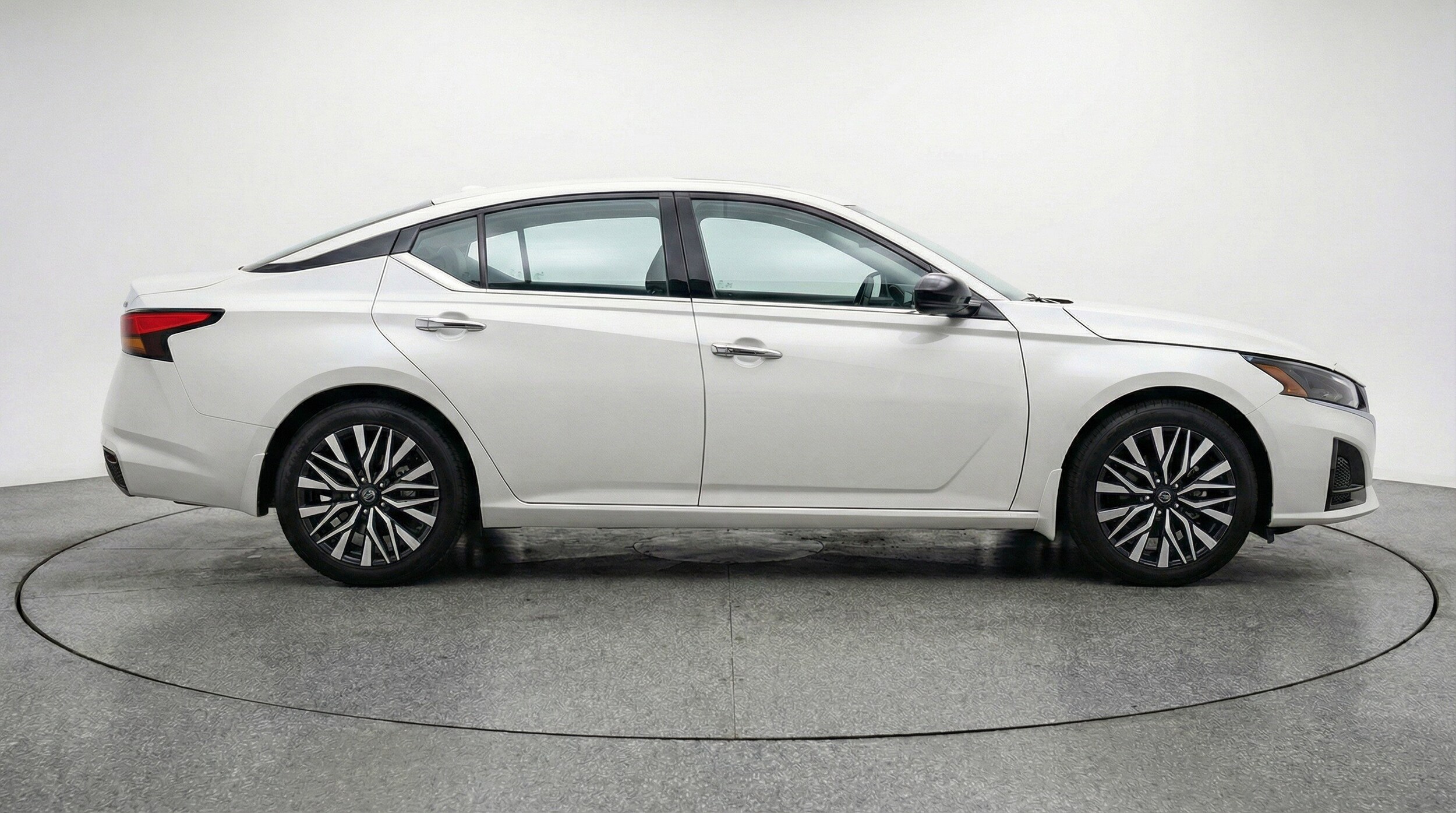 Thumbnail: 2025 Nissan Altima - 11