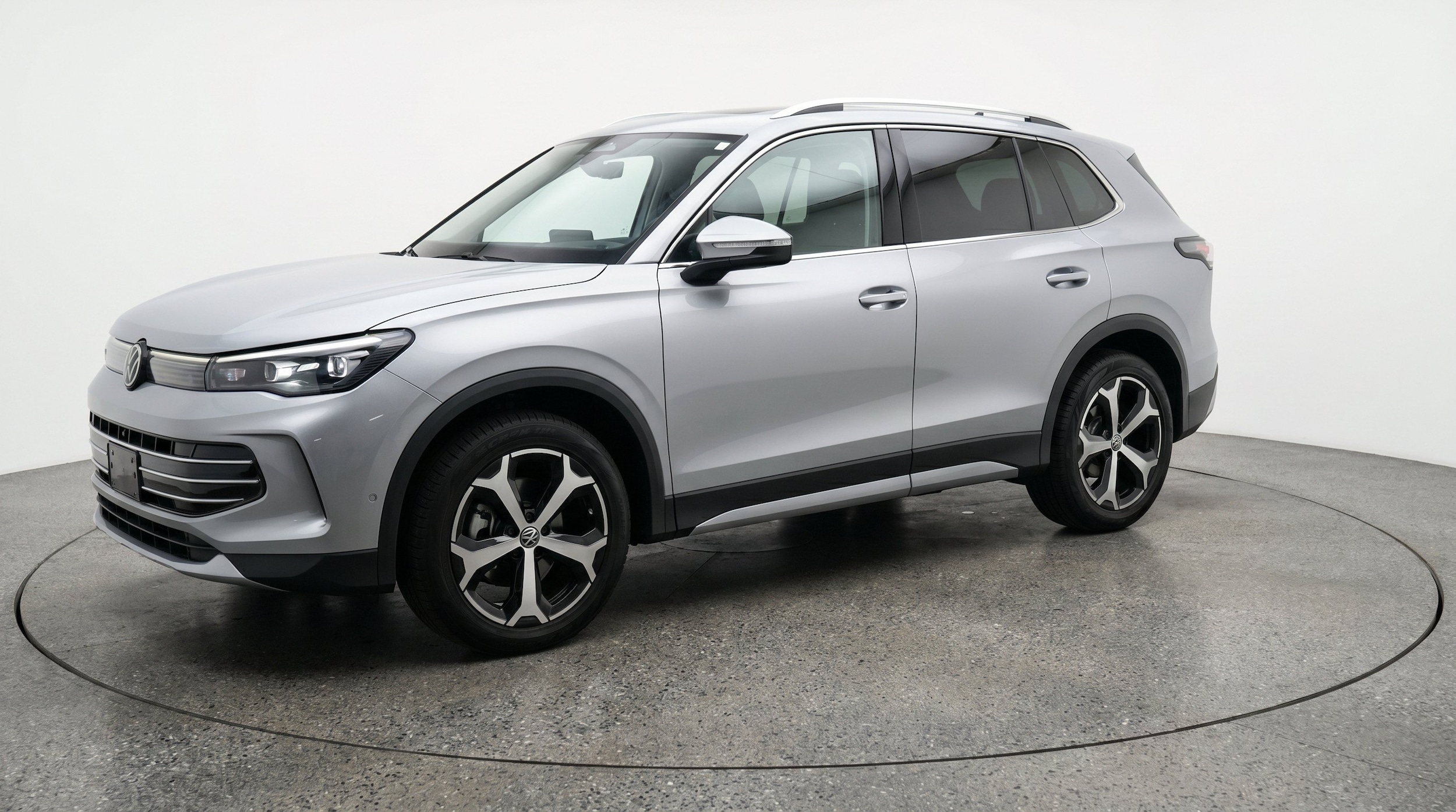 Thumbnail: 2026 Volkswagen Tiguan - 3