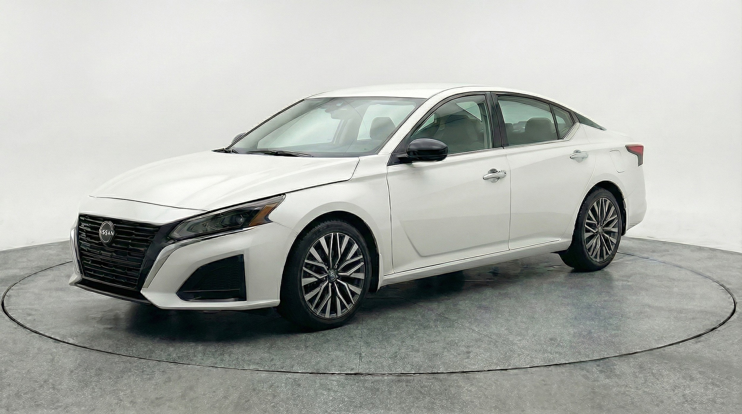 Thumbnail: 2025 Nissan Altima - 3