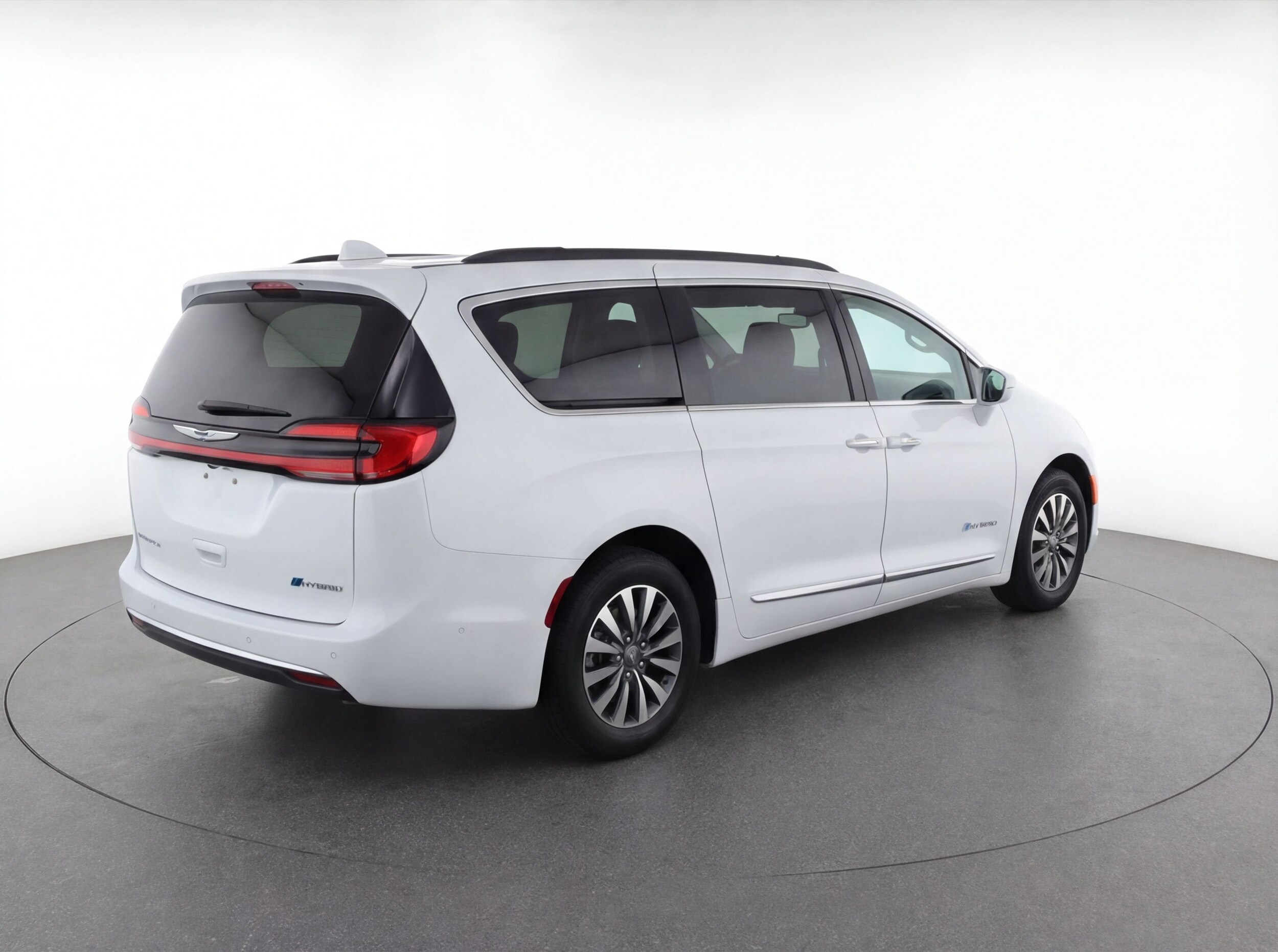 Thumbnail: 2023 Chrysler Pacifica - 9