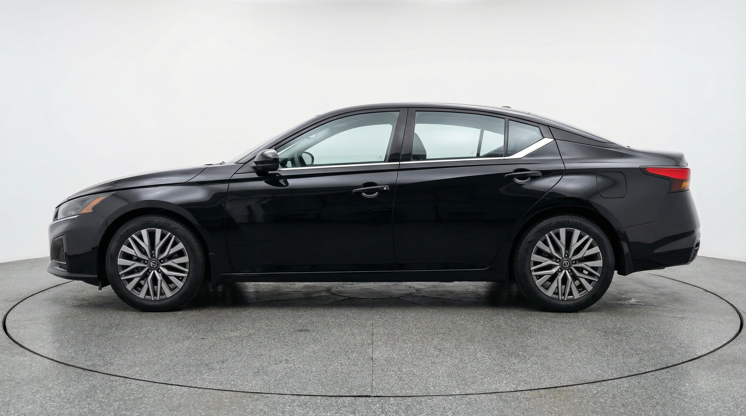 Thumbnail: 2025 Nissan Altima - 5