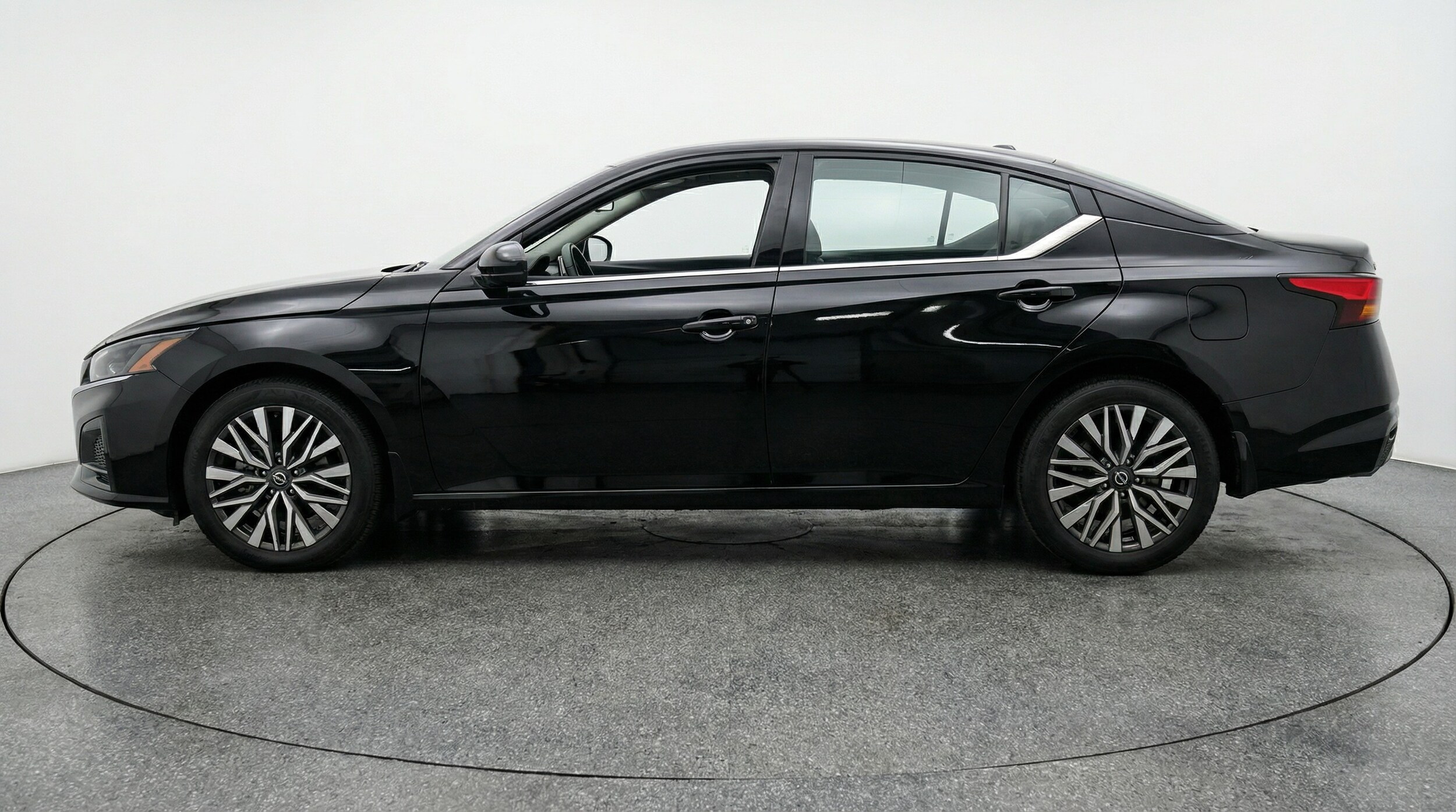 Thumbnail: 2025 Nissan Altima - 4