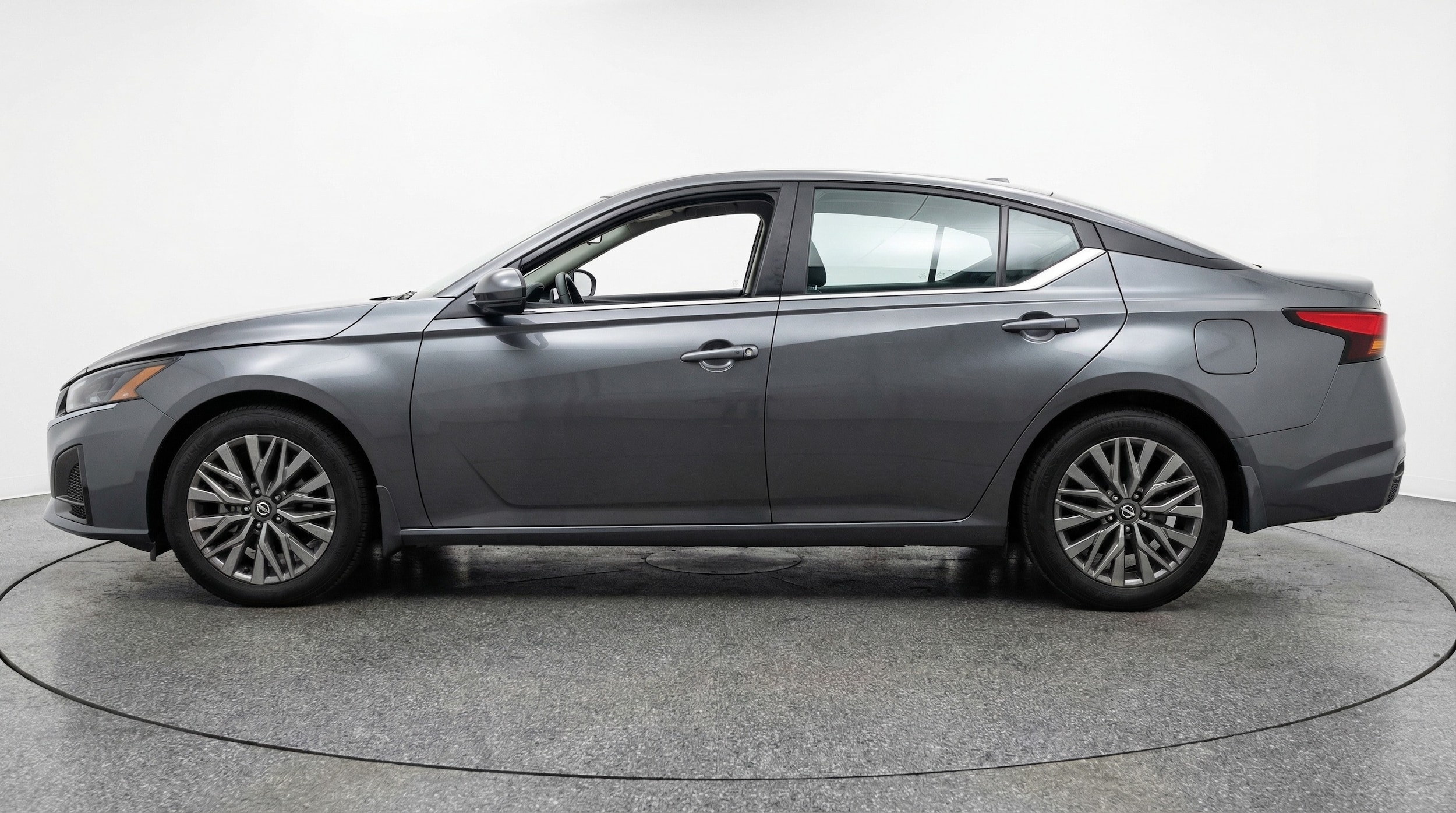 Thumbnail: 2025 Nissan Altima - 4