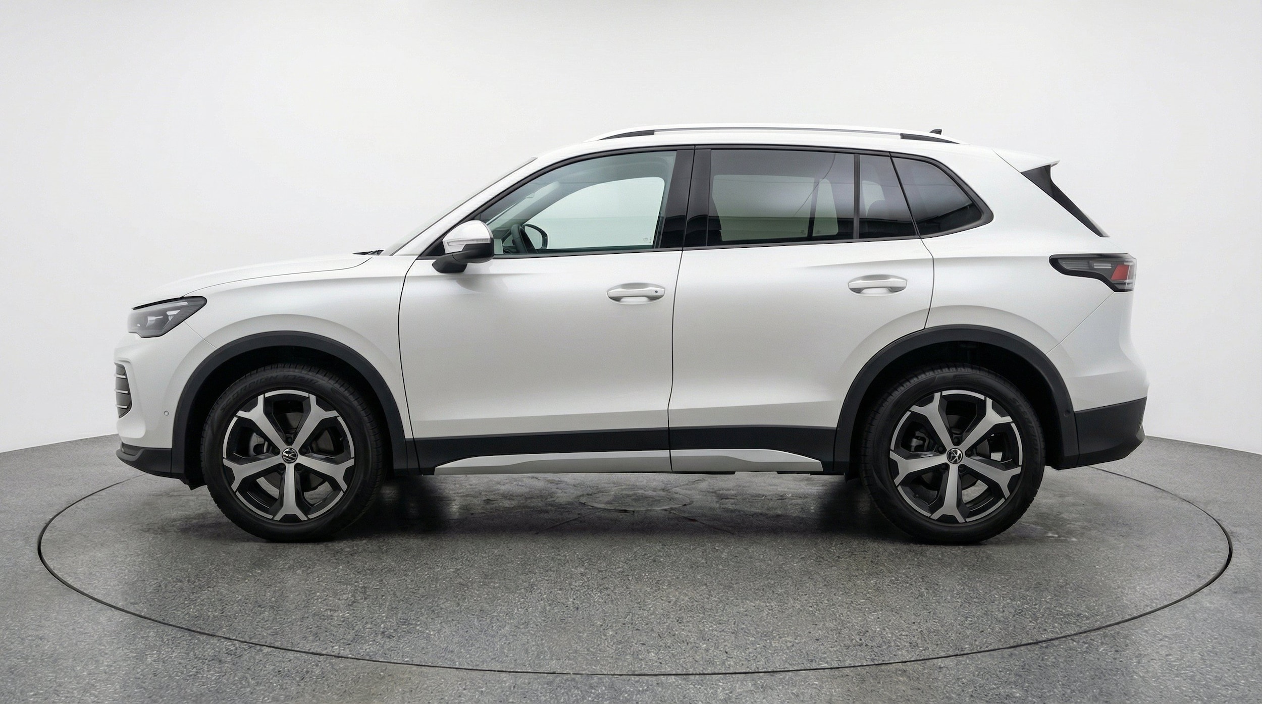 Thumbnail: 2026 Volkswagen Tiguan - 5