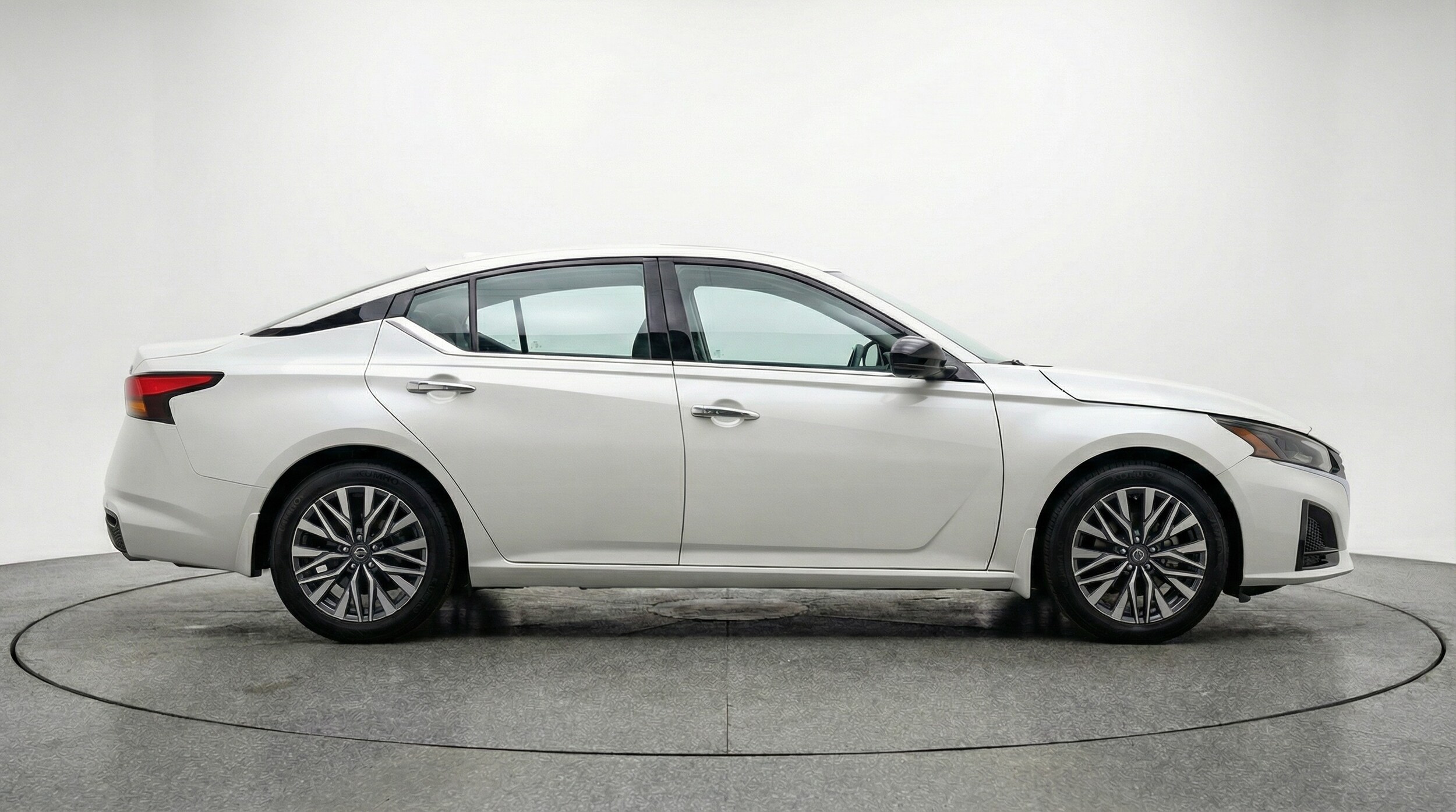 Thumbnail: 2025 Nissan Altima - 8