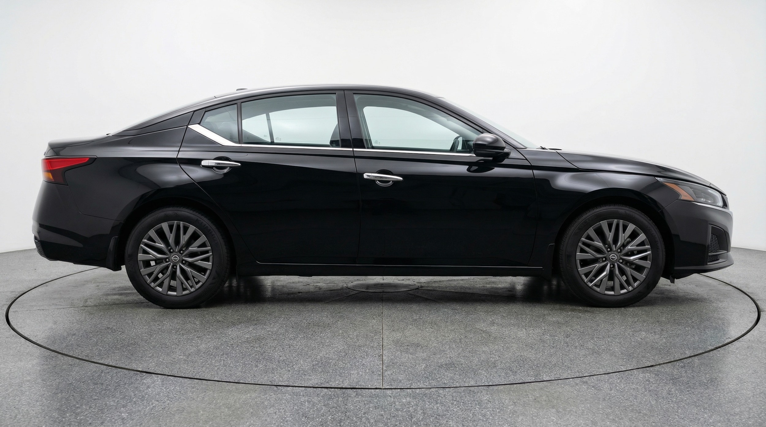 Thumbnail: 2025 Nissan Altima - 8