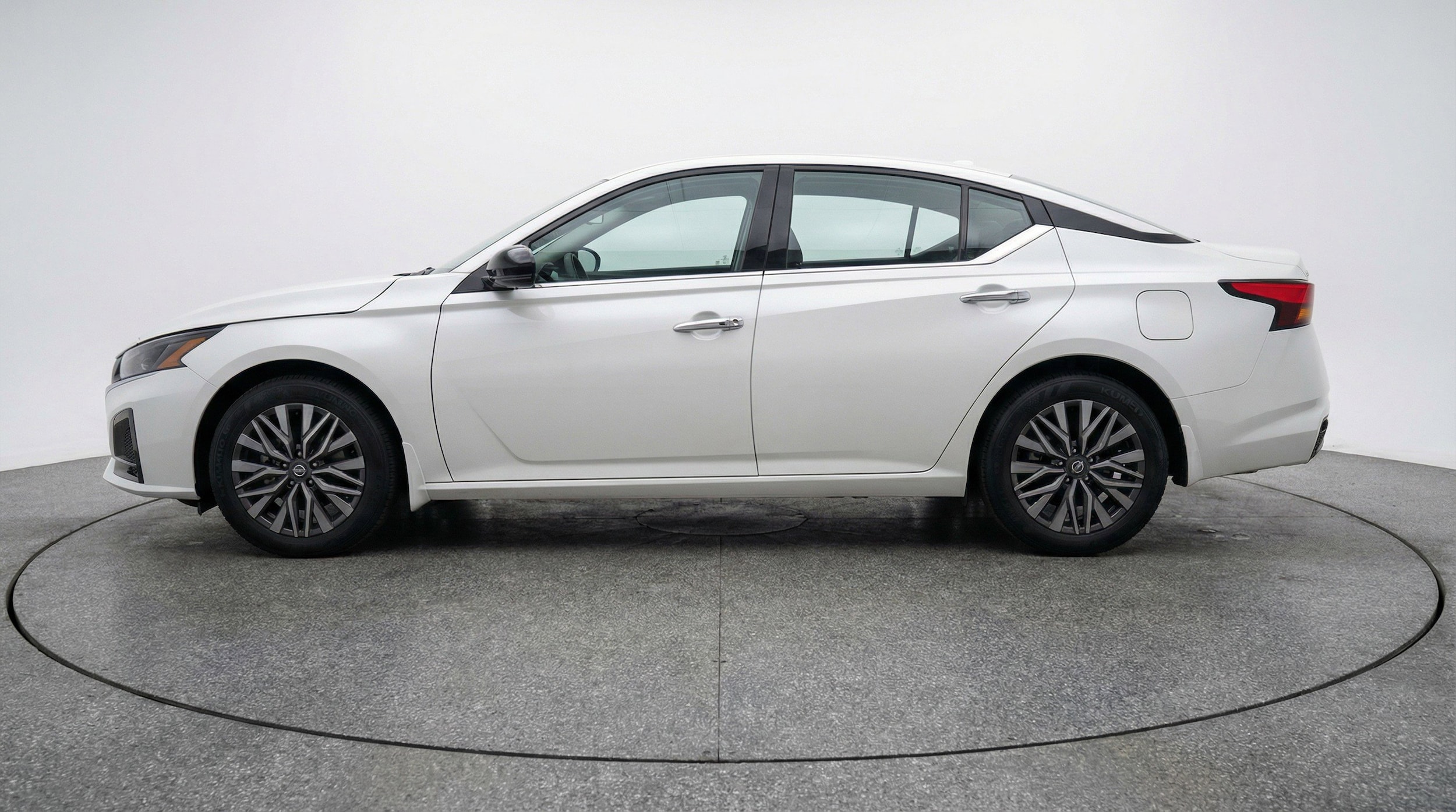 Thumbnail: 2025 Nissan Altima - 5