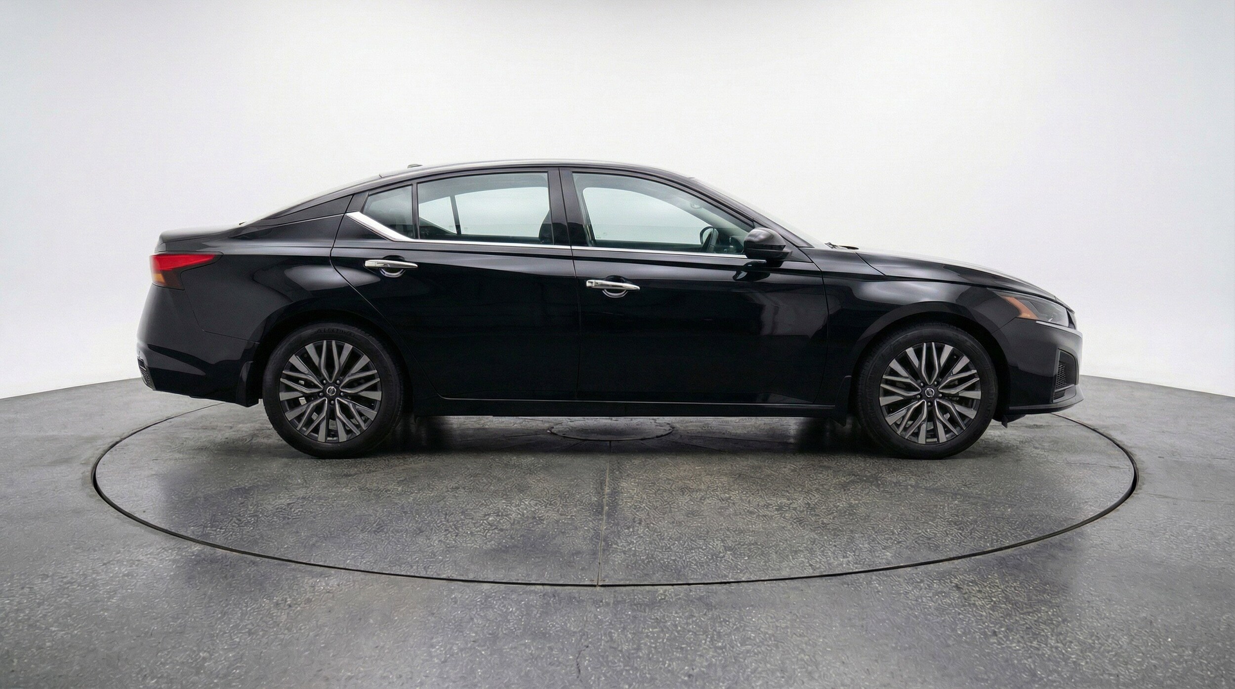 Thumbnail: 2025 Nissan Altima - 11