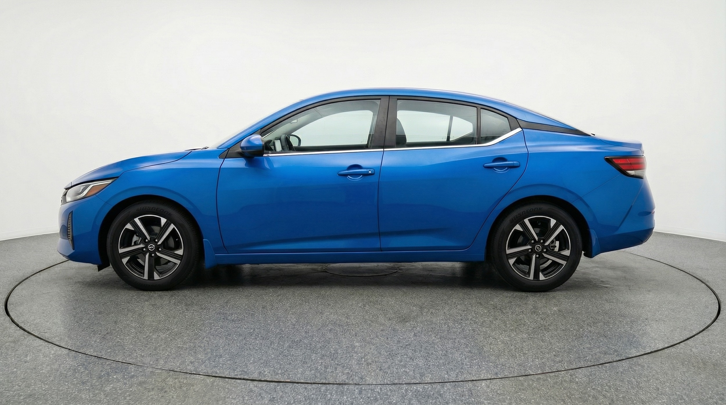 Thumbnail: 2025 Nissan Sentra - 4