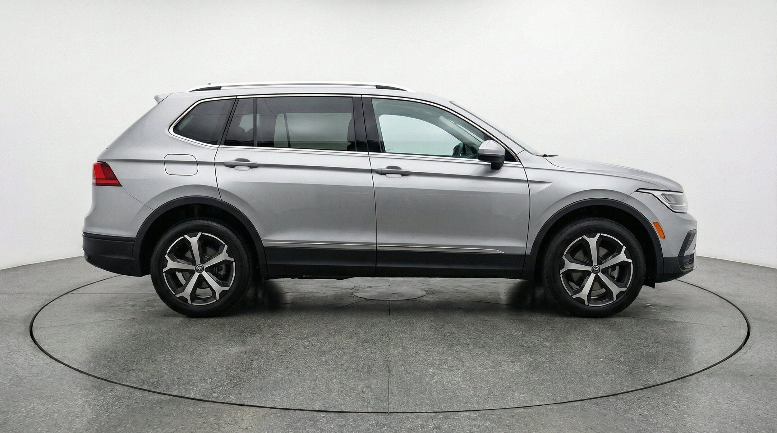 Thumbnail: 2026 Volkswagen Tiguan - 11