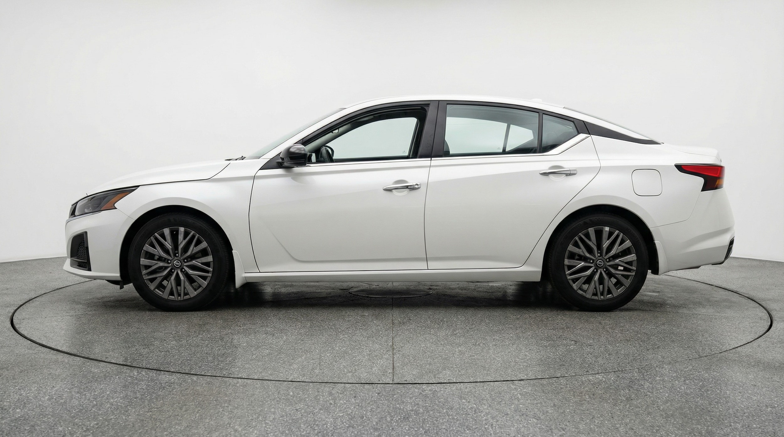 Thumbnail: 2025 Nissan Altima - 4