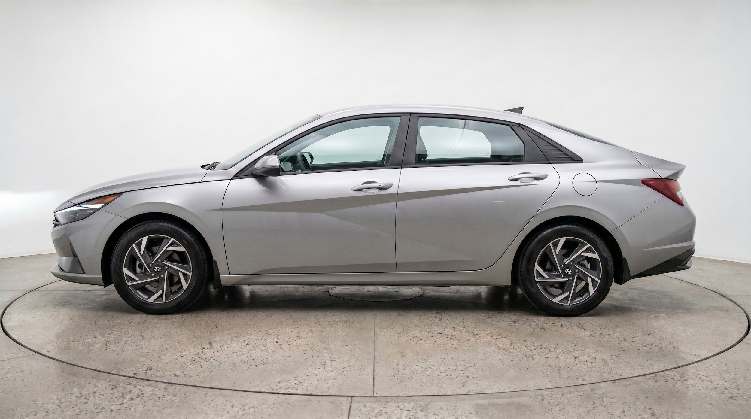 Thumbnail: 2025 Hyundai Elantra - 5
