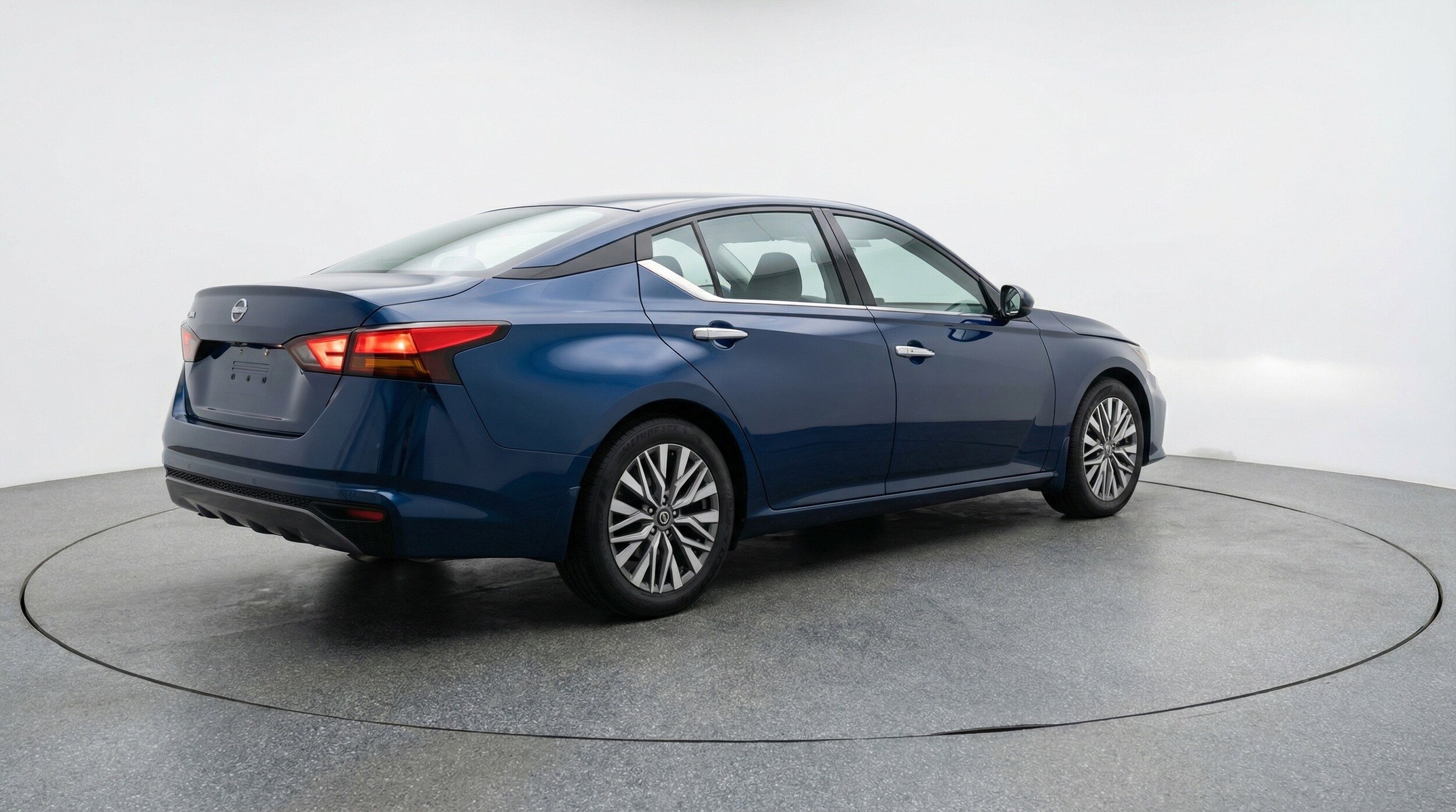 Thumbnail: 2025 Nissan Altima - 9