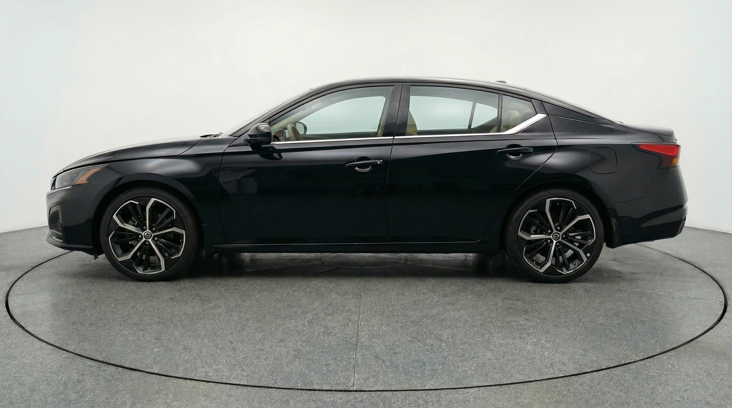 Thumbnail: 2025 Nissan Altima - 4