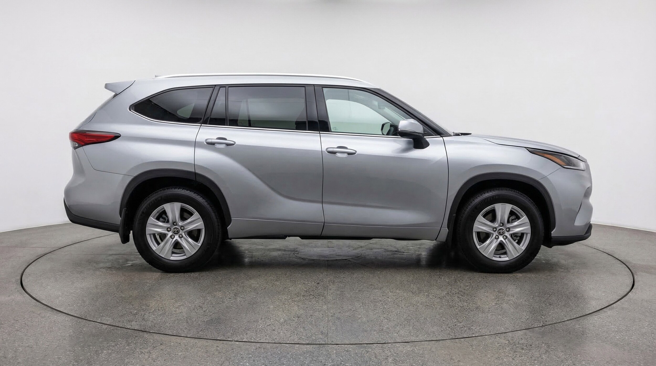Thumbnail: 2025 Toyota Highlander - 11